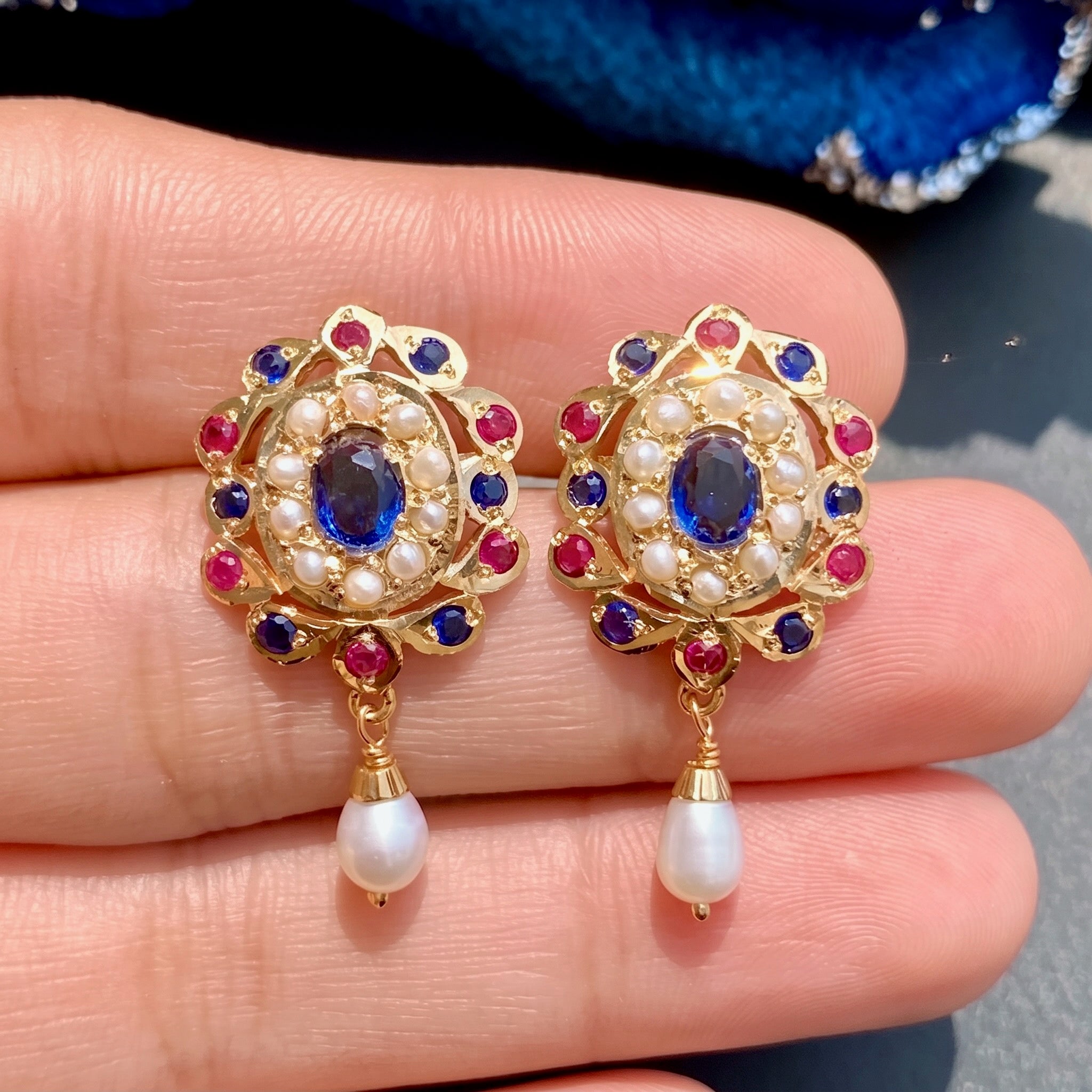 beautiful-stud-earrings.jpg