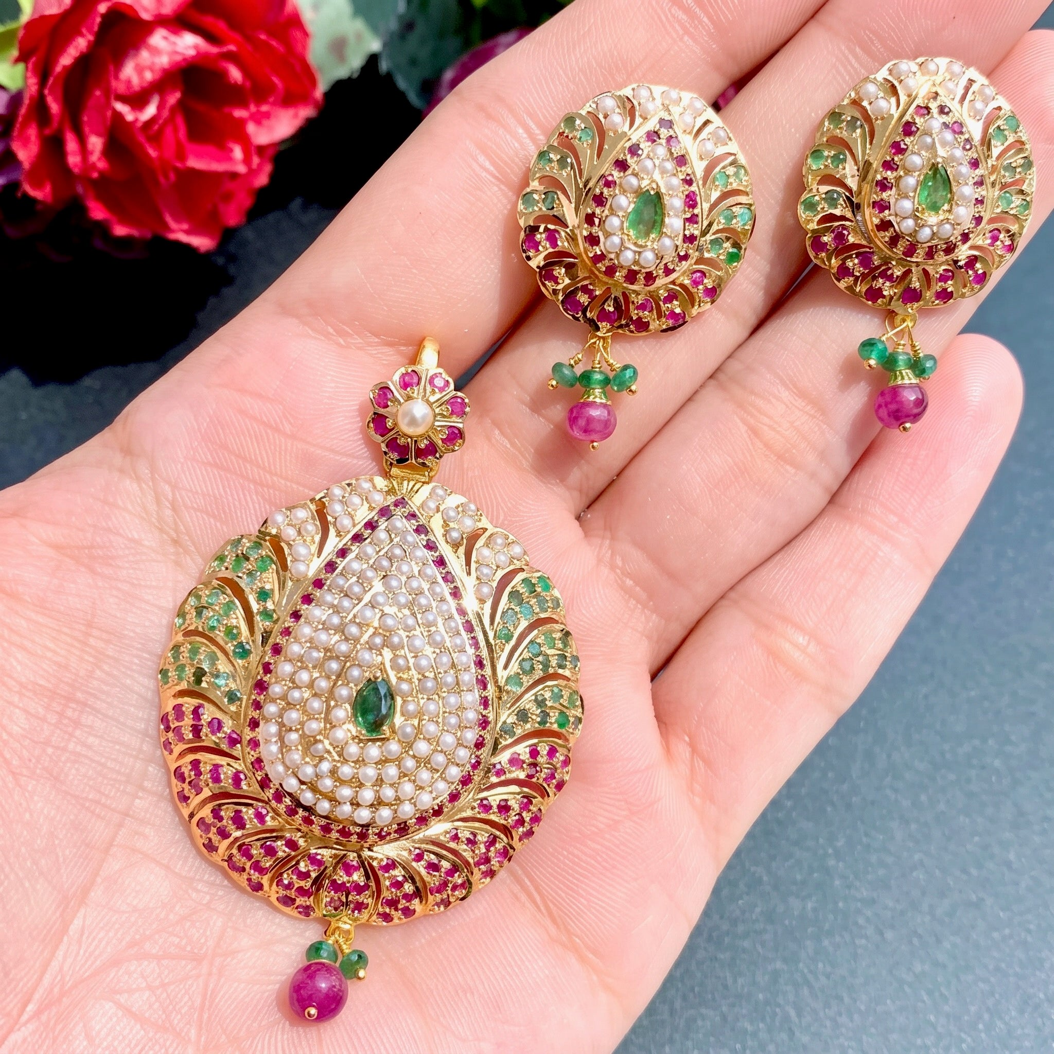 fine jadau pendant set