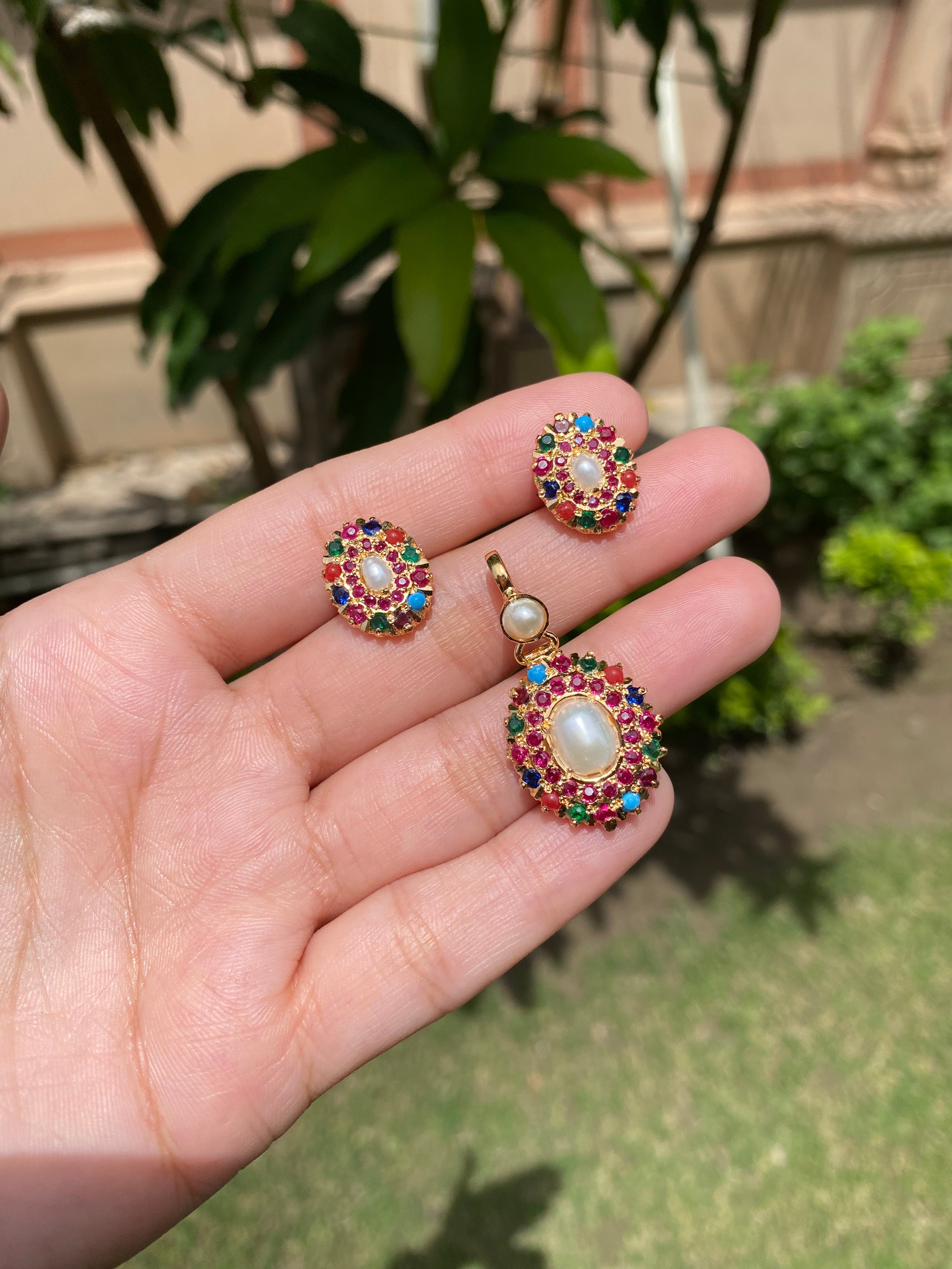 pakistani nauratan pendant set