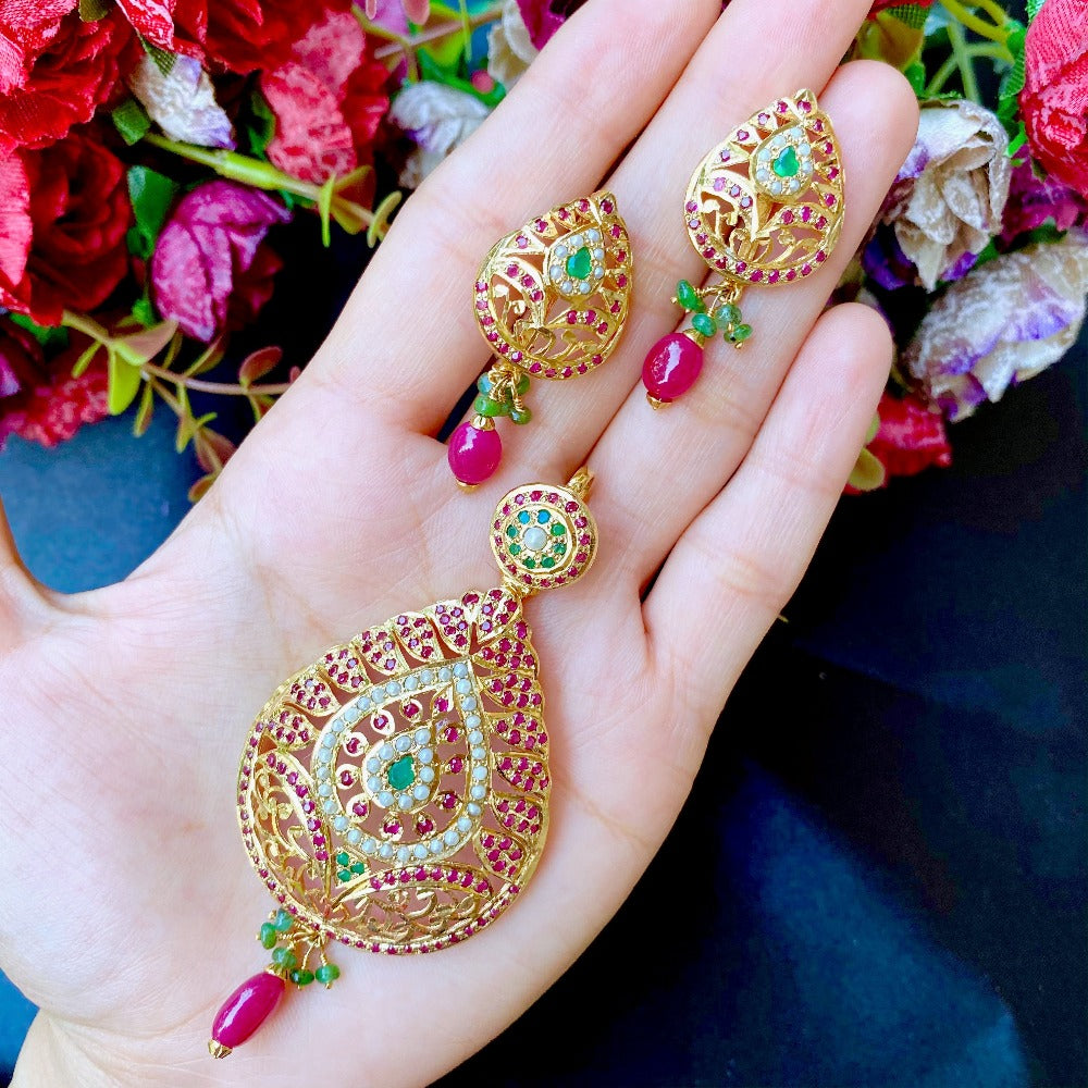 gold plated pendant set in silver