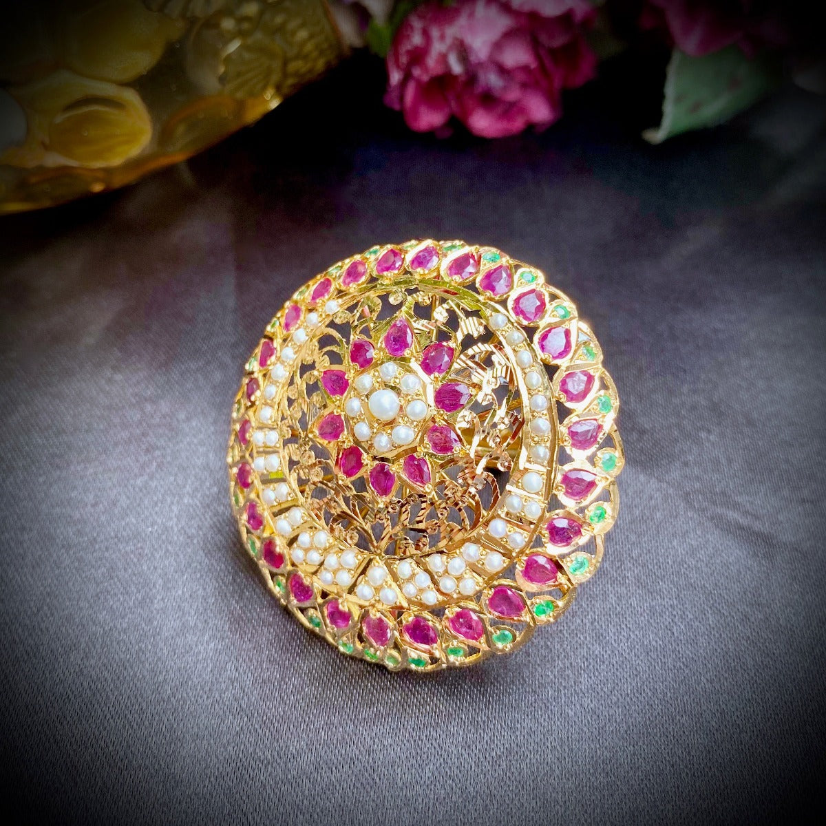 jadau indian gold cocktail ring