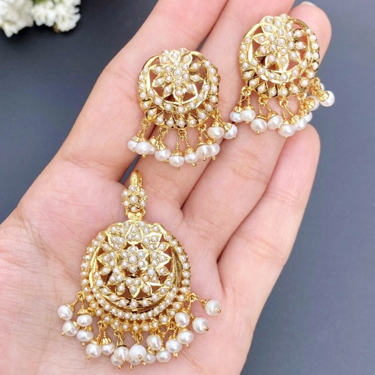 hyderabadi pearl pendant set