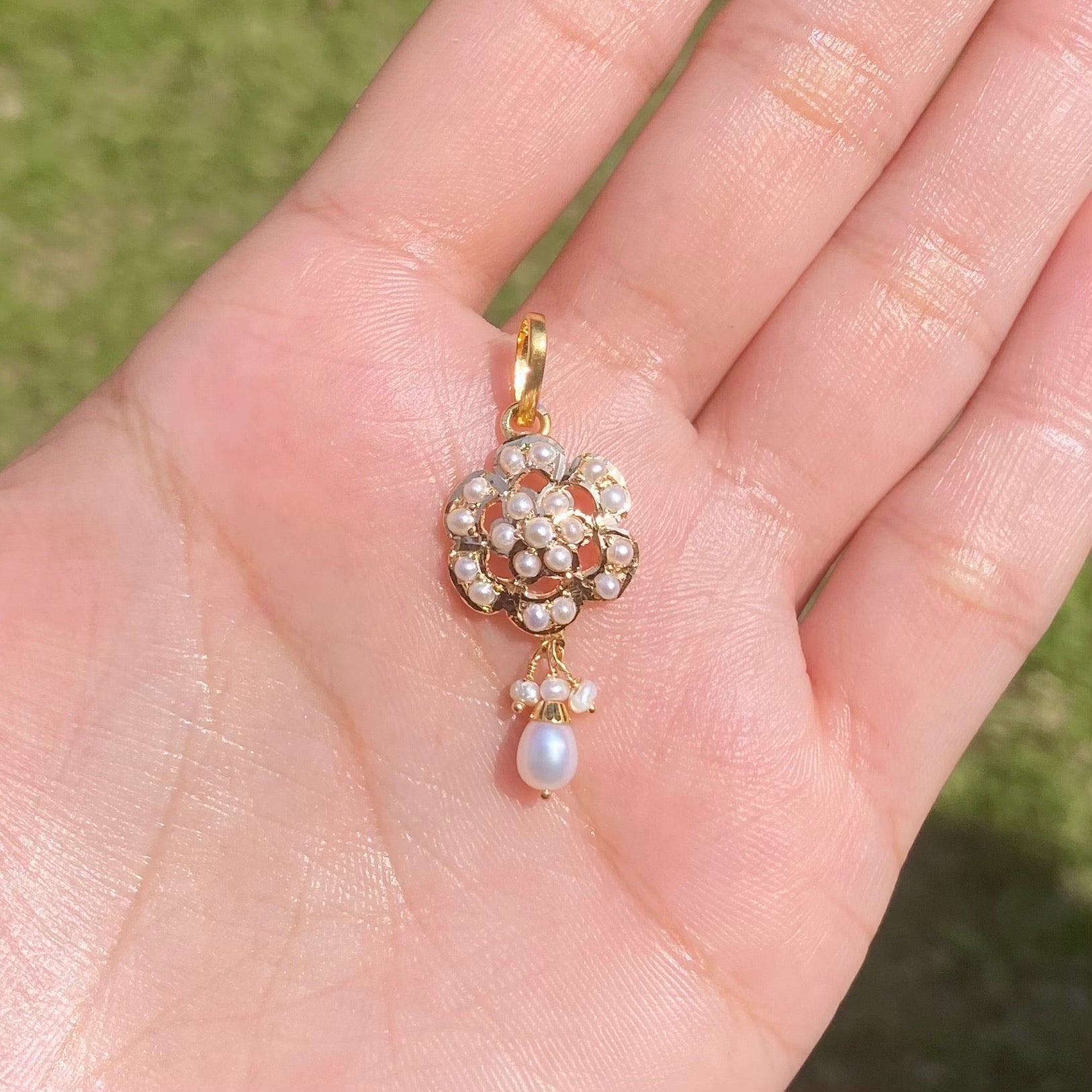 floral pearl pendant made in 22ct gold gp 014