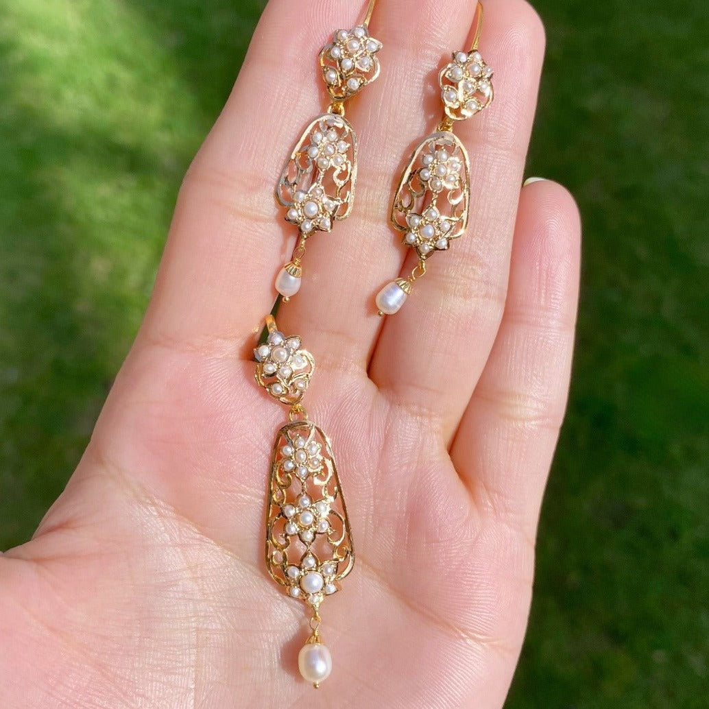 old school bengali design pendant set