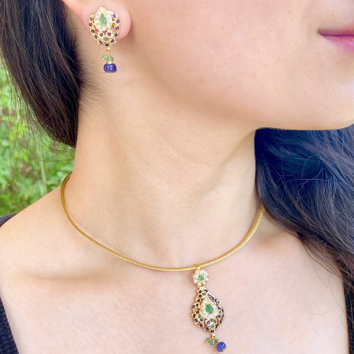 dainty pakistani gold pendant