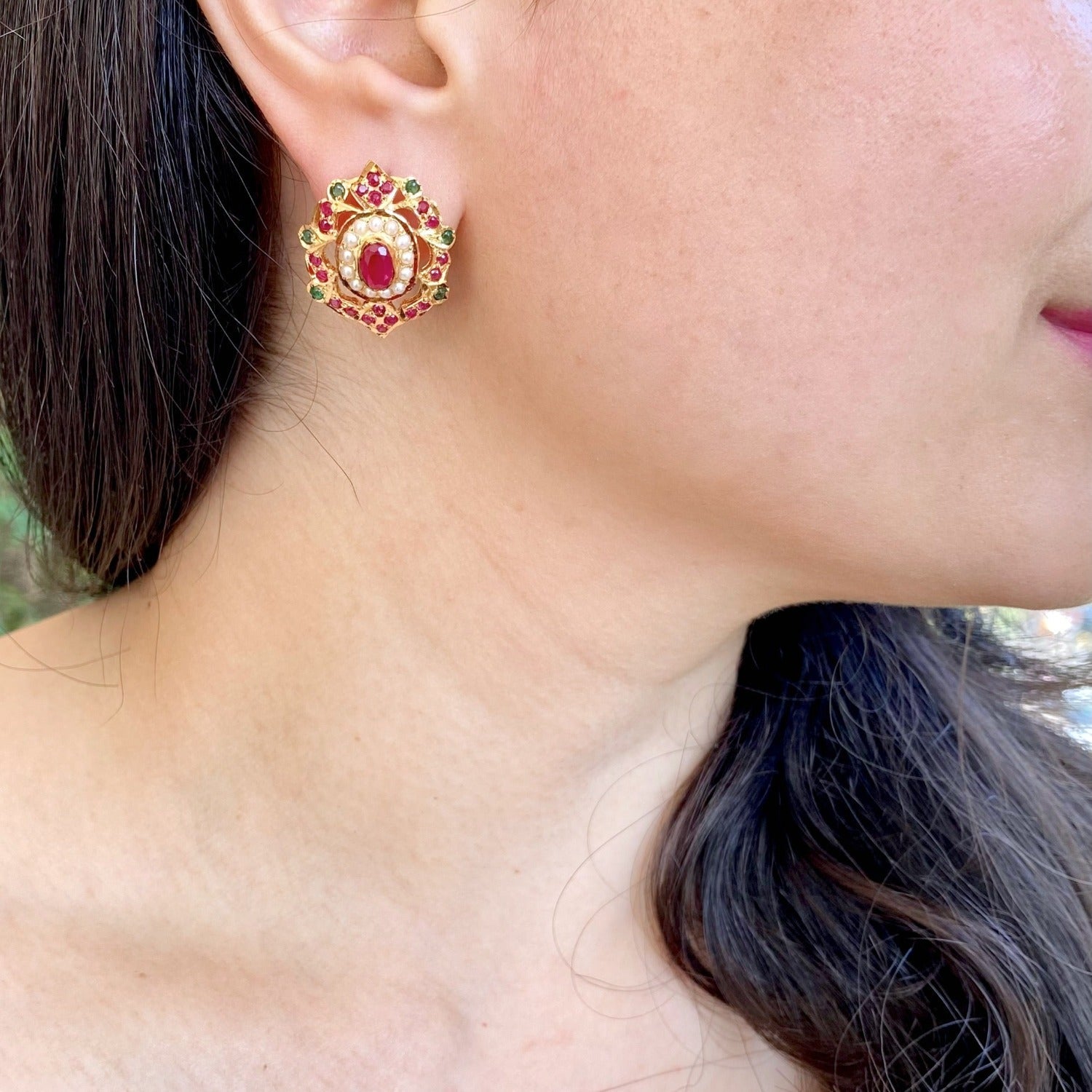 small pakistani stud earrings