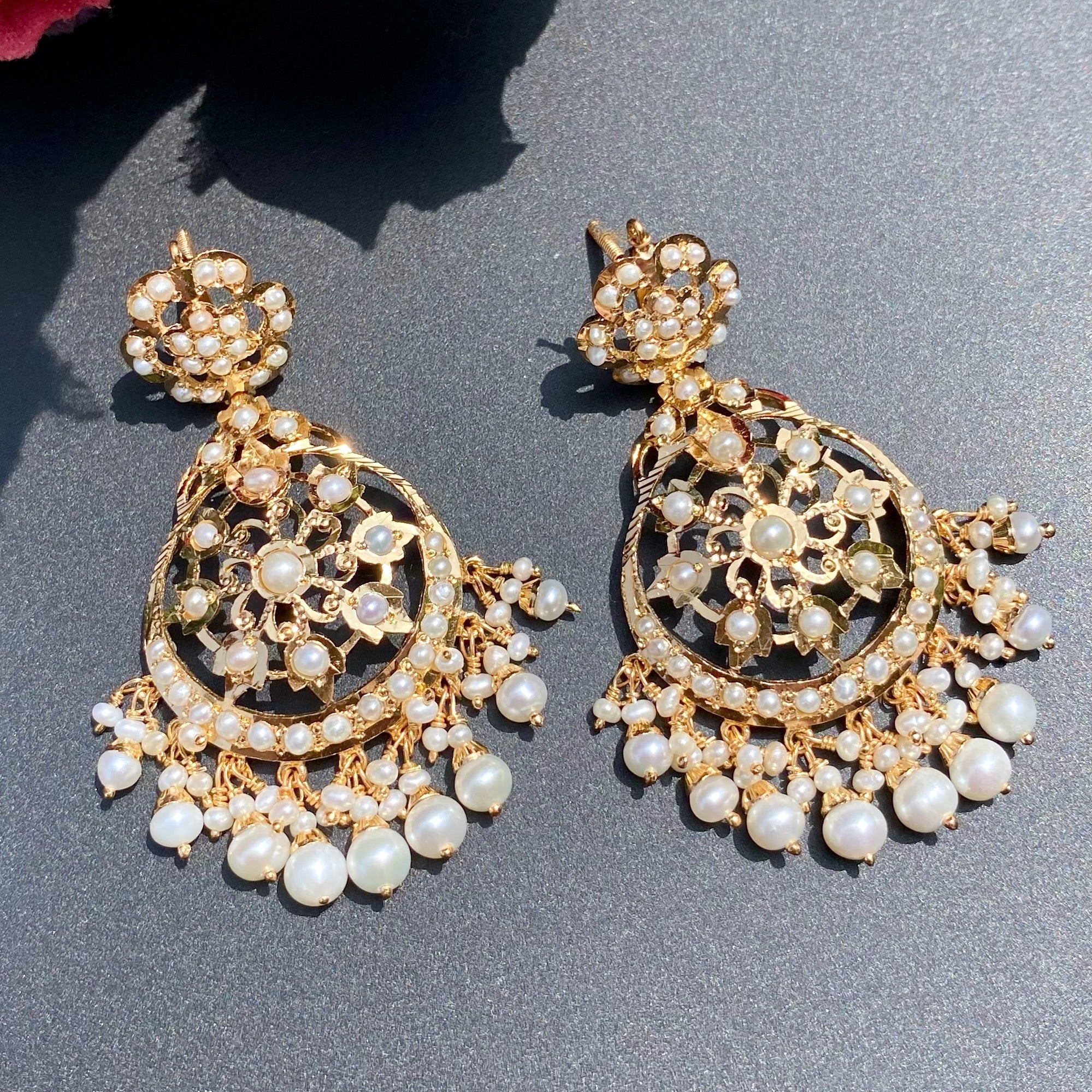pearl earrings in jadau on silver with gold plating