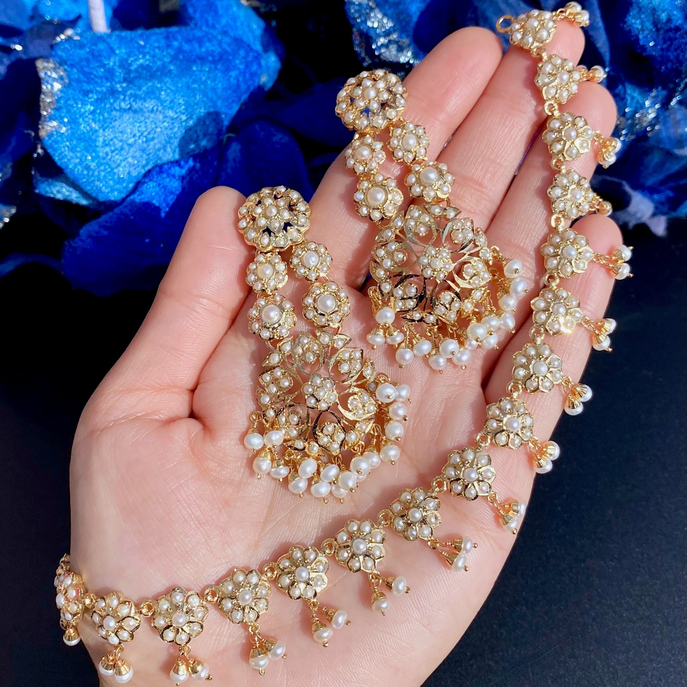 alluring pearl necklace set