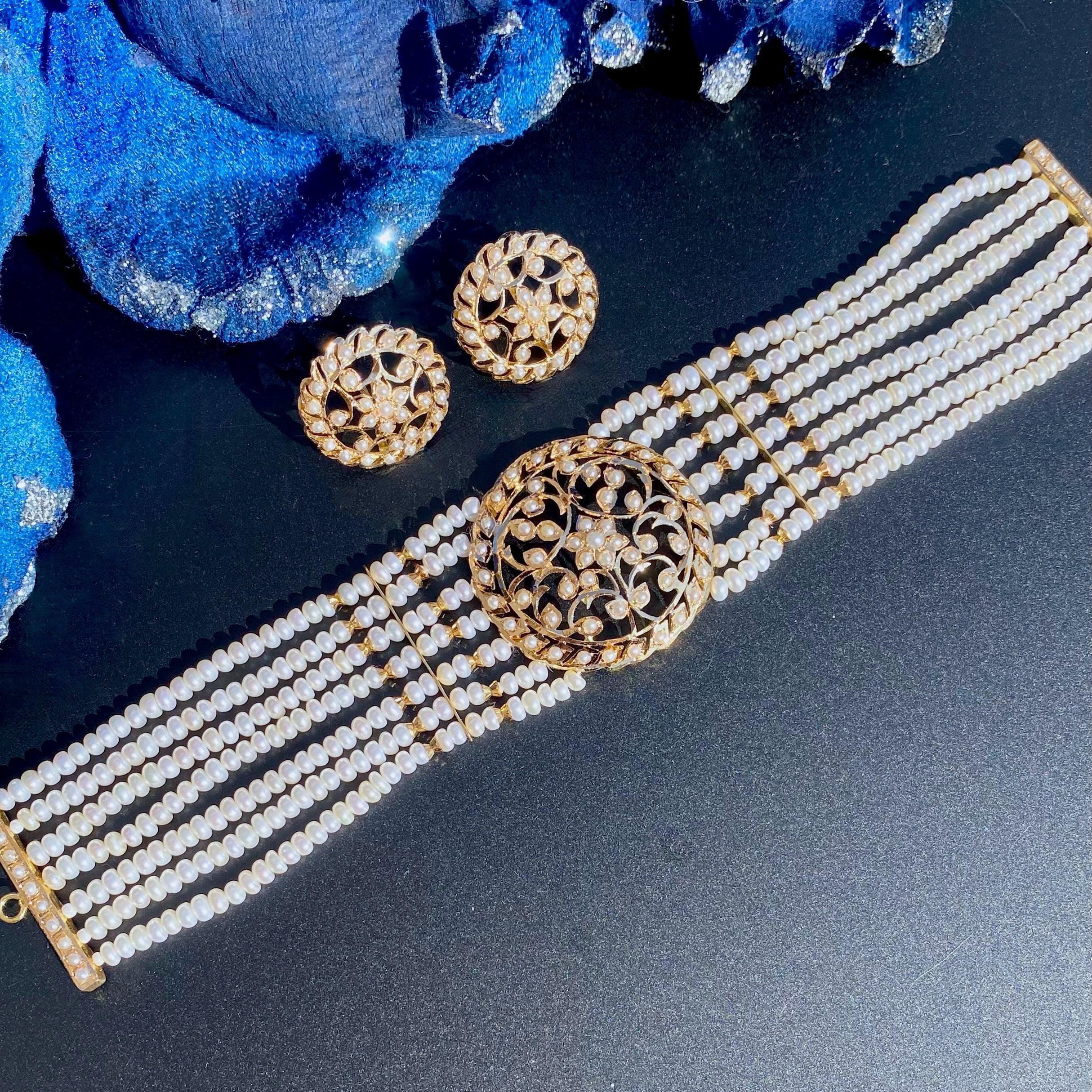 sophisticated gold choker