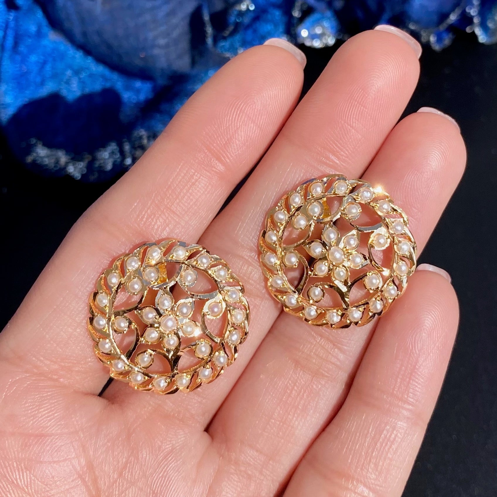 sophisticated gold choker