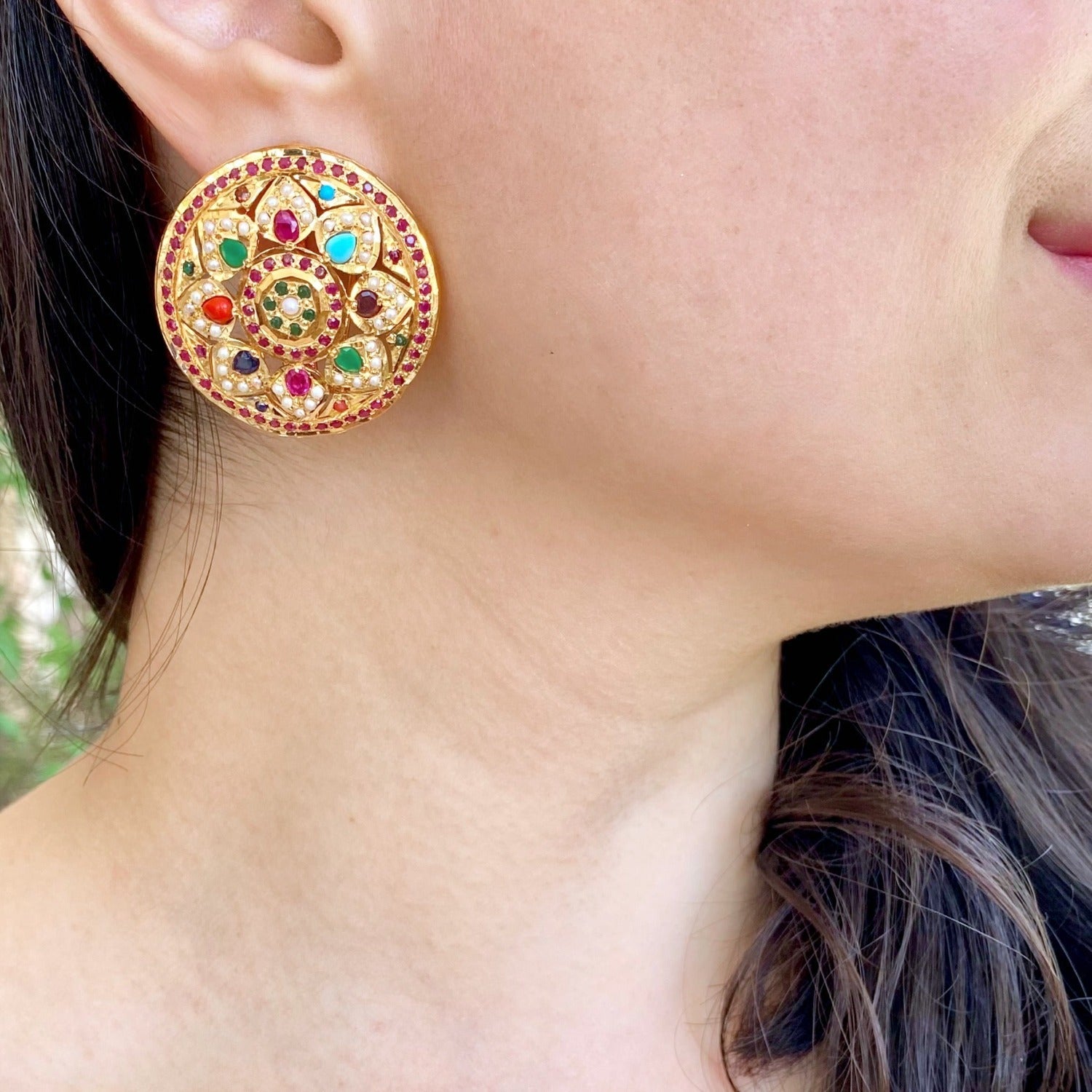 round oversized fashion stud earrings