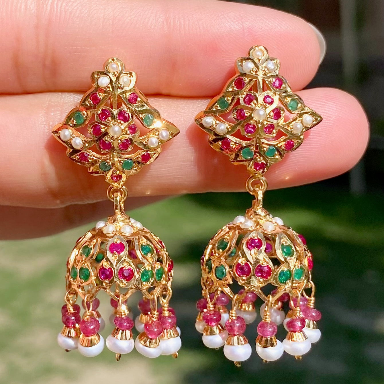 DELICATE INDIAN JEWELLERY