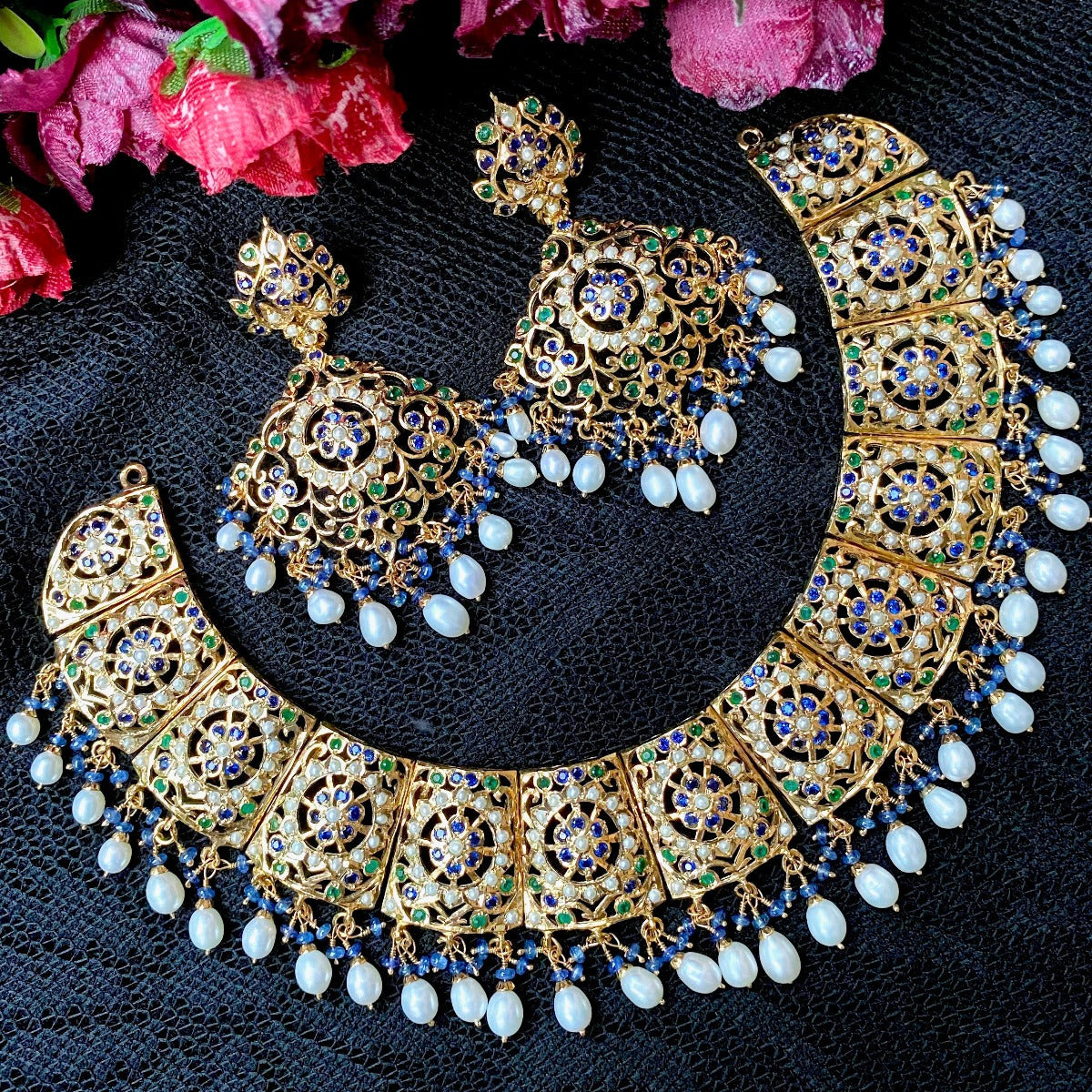 antique design broad pakistani necklace