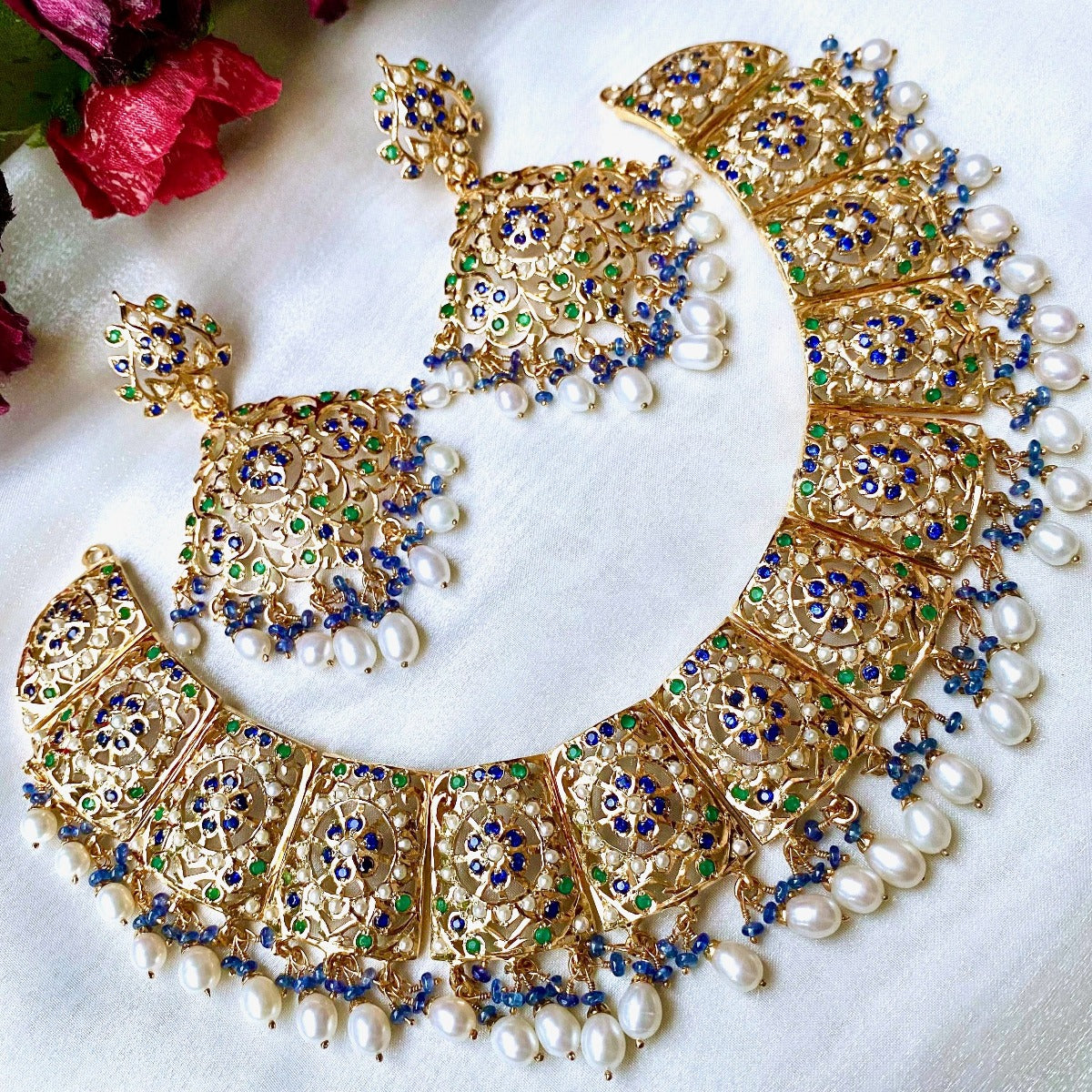 antique design broad pakistani necklace