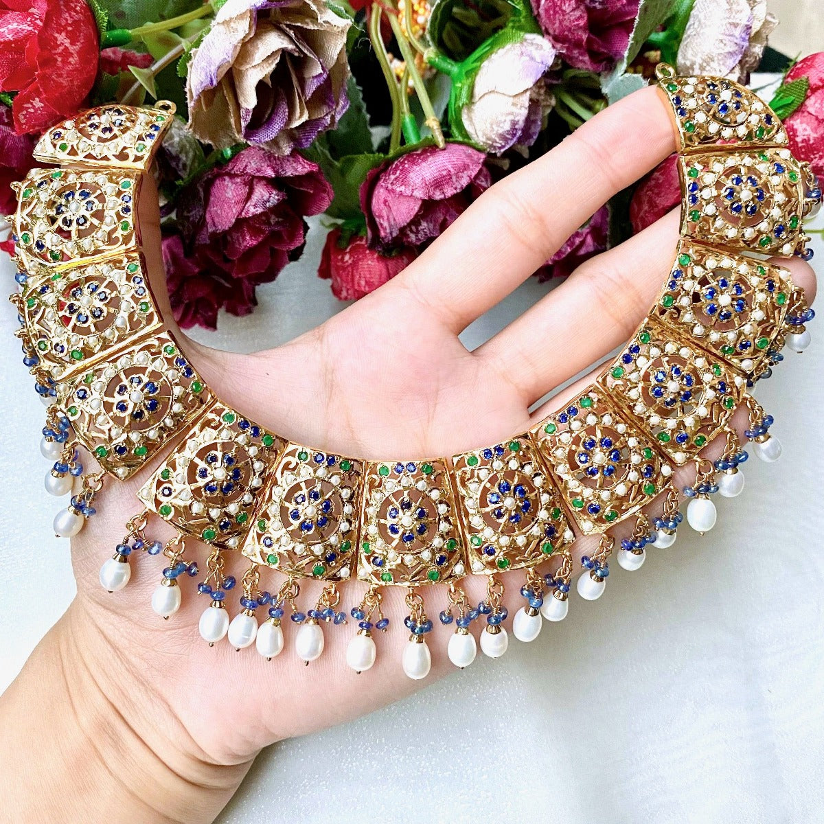 antique design broad pakistani necklace