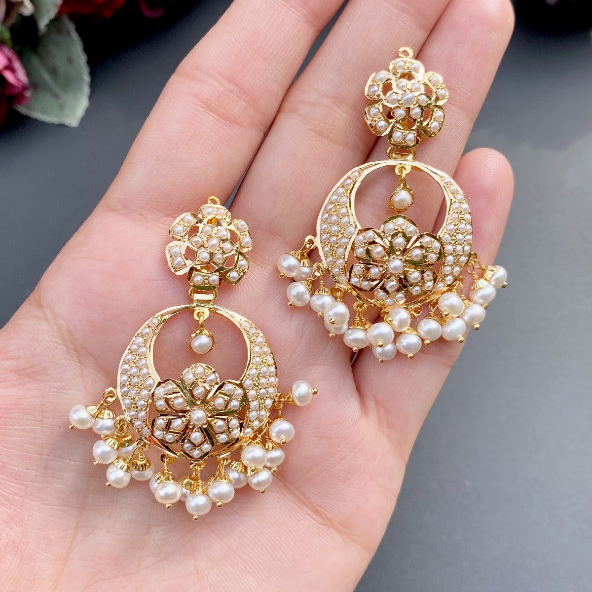 pearl necklace gold