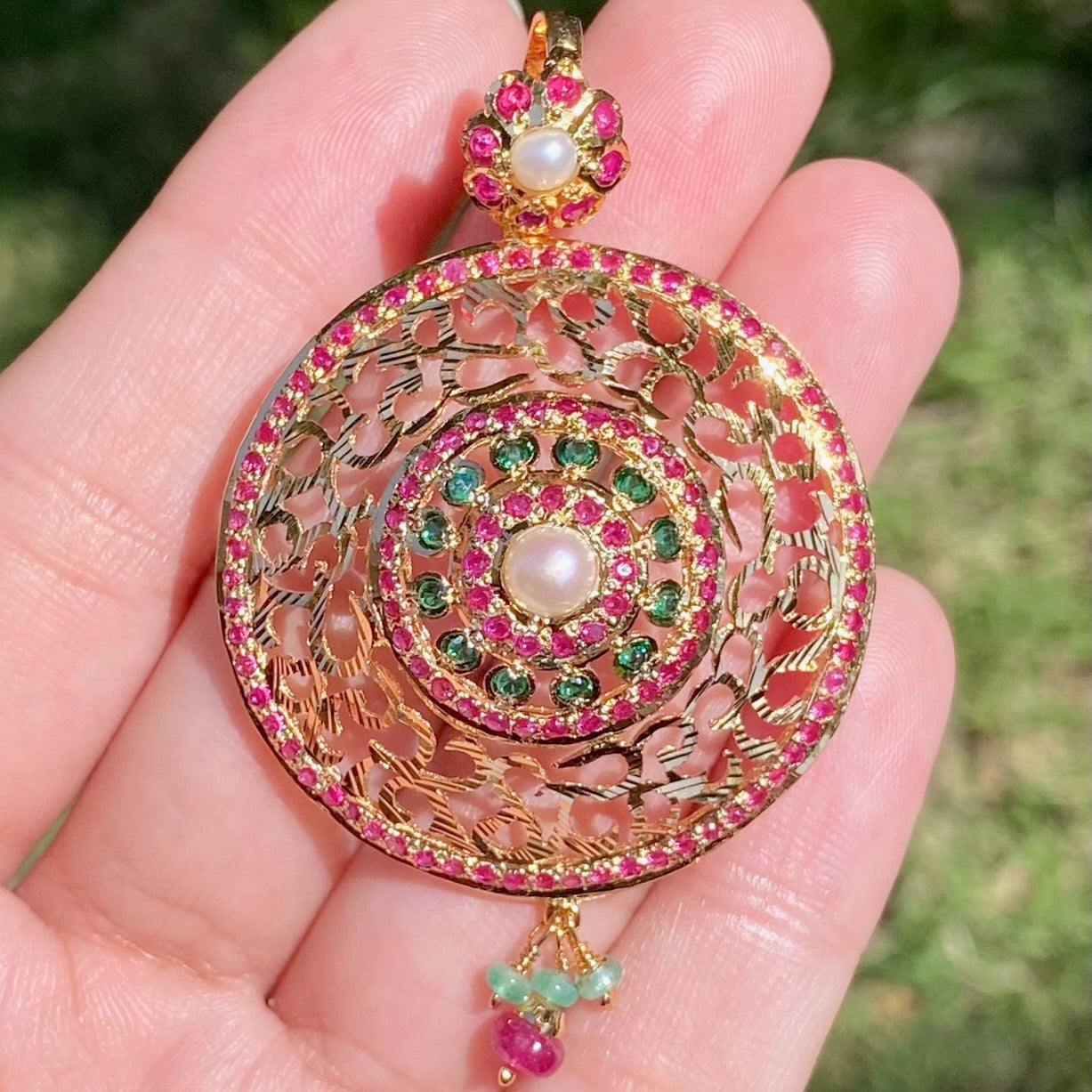 gold pendant tanishq