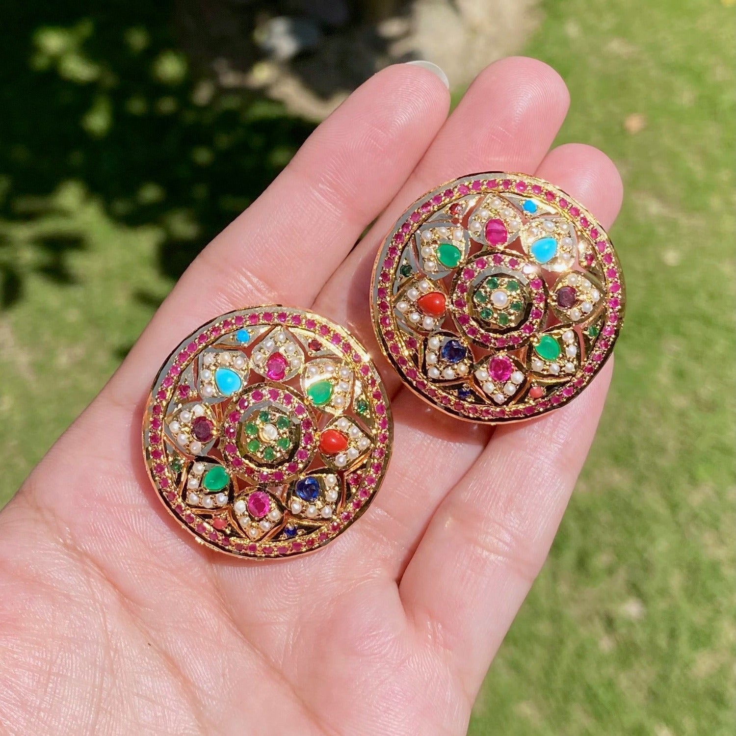 round oversized fashion stud earrings
