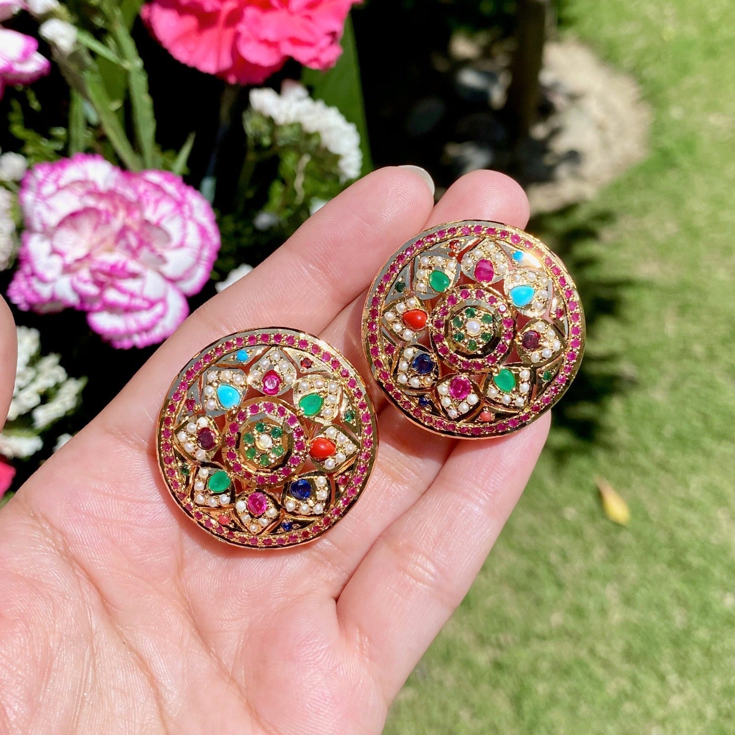 round oversized fashion stud earrings