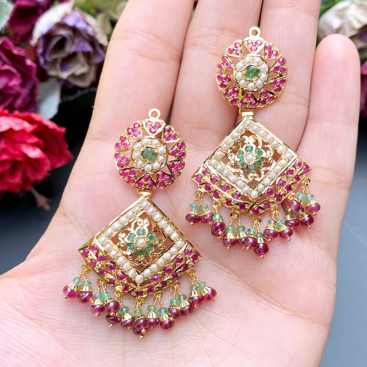 multicoloured jadau choker necklace