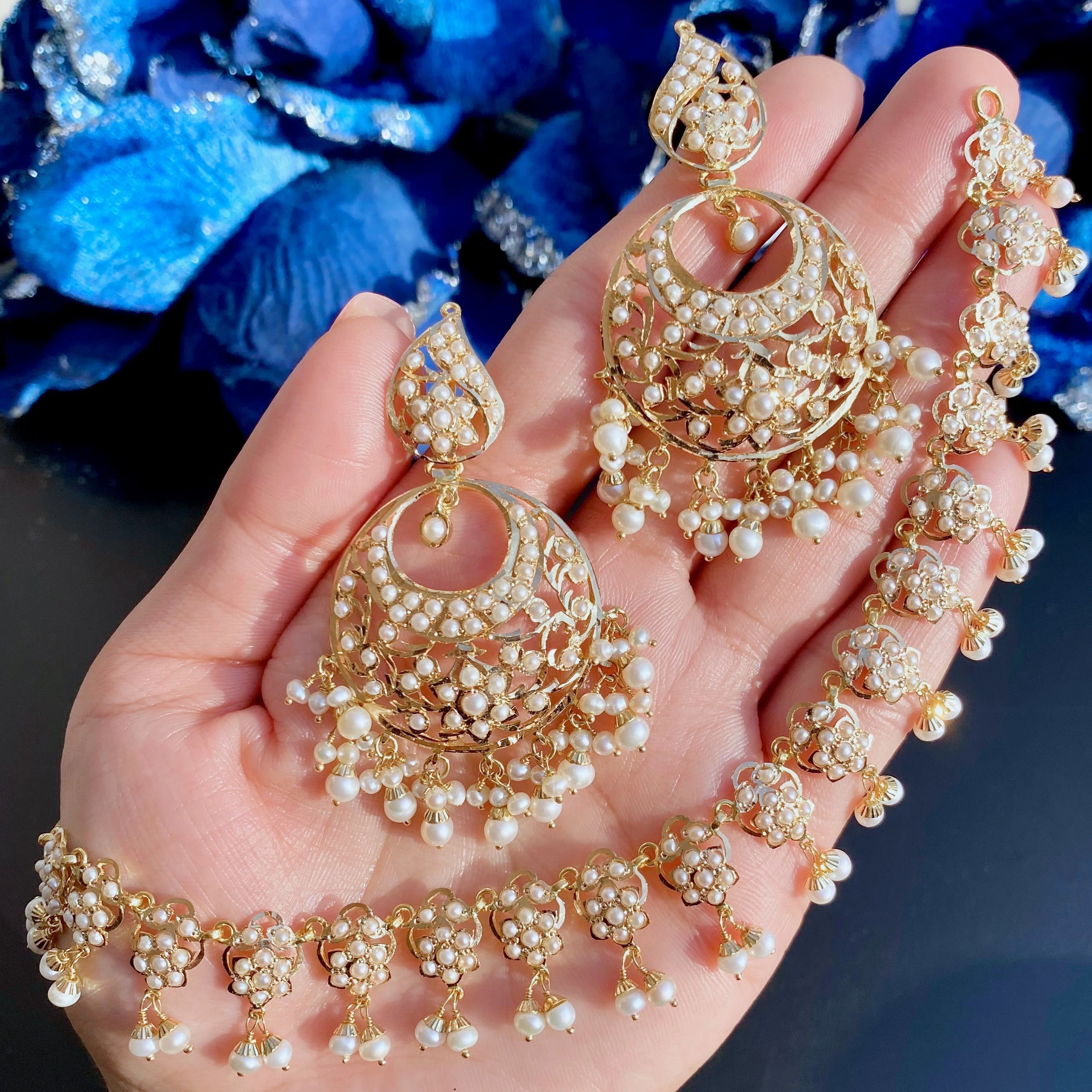 pearl set on gold