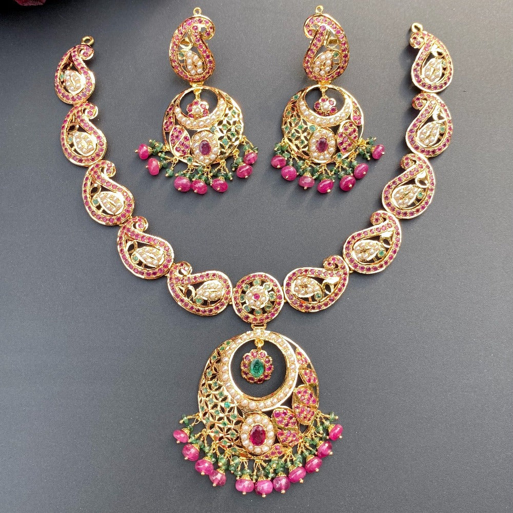 paisley design necklace set gold