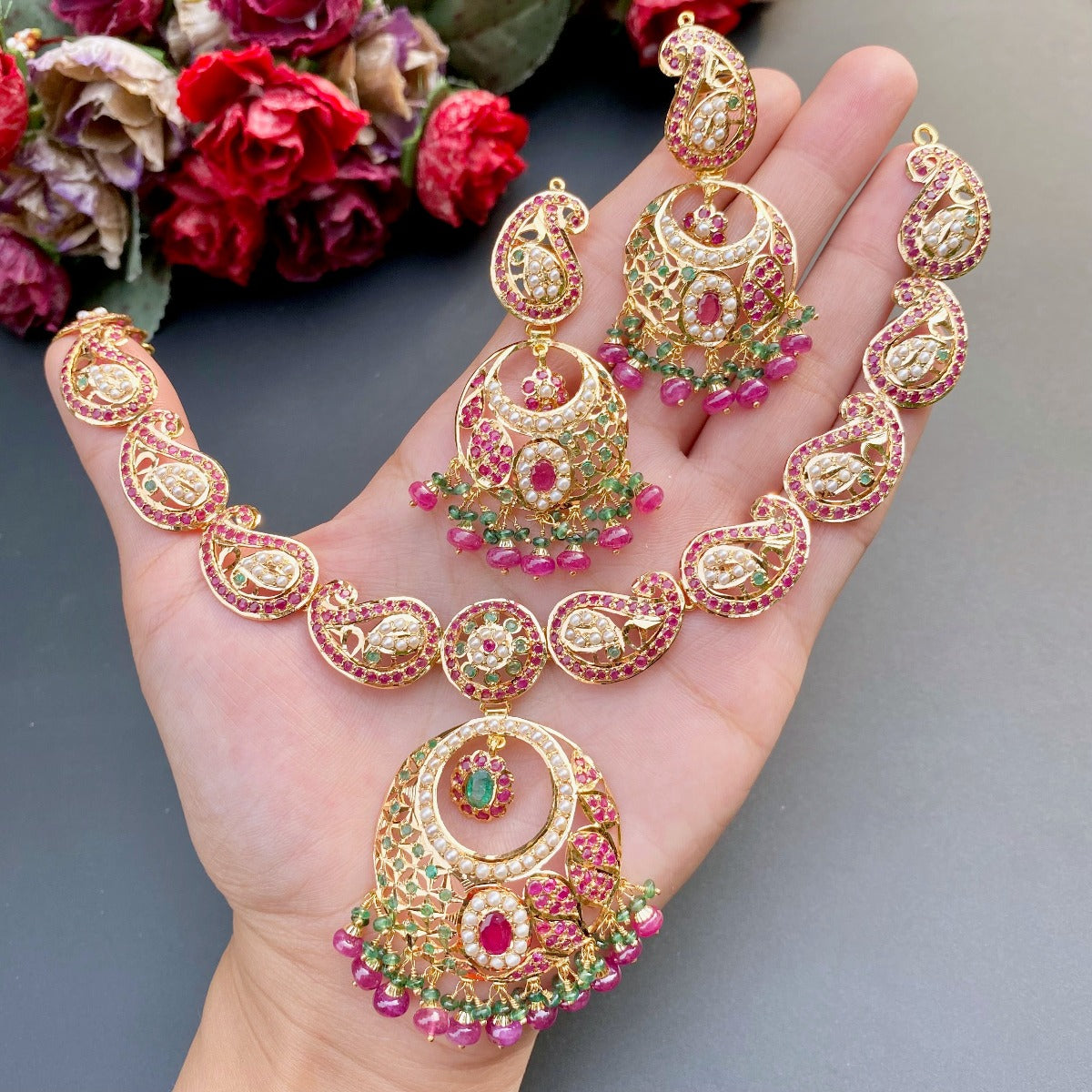 paisley design necklace set gold