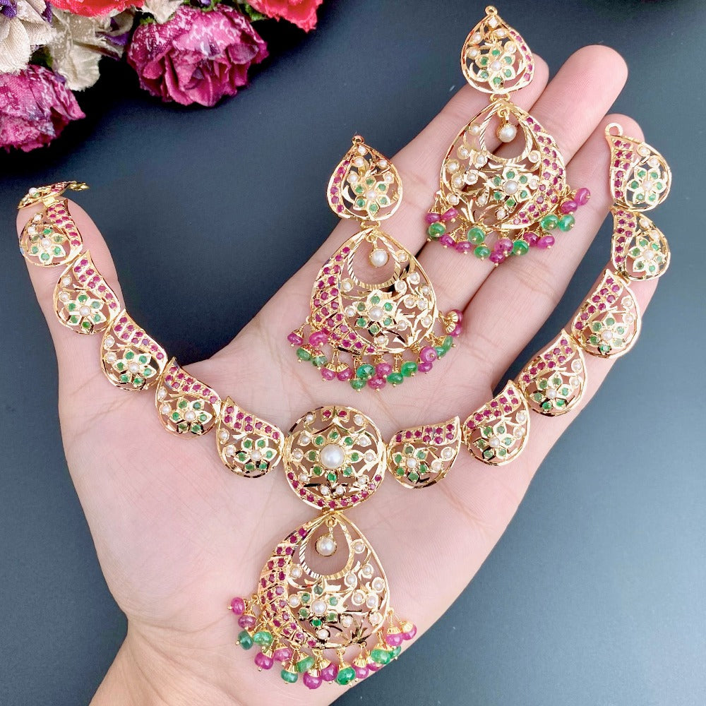 jadau necklace set in 22k gold with chandbali styled earrings
