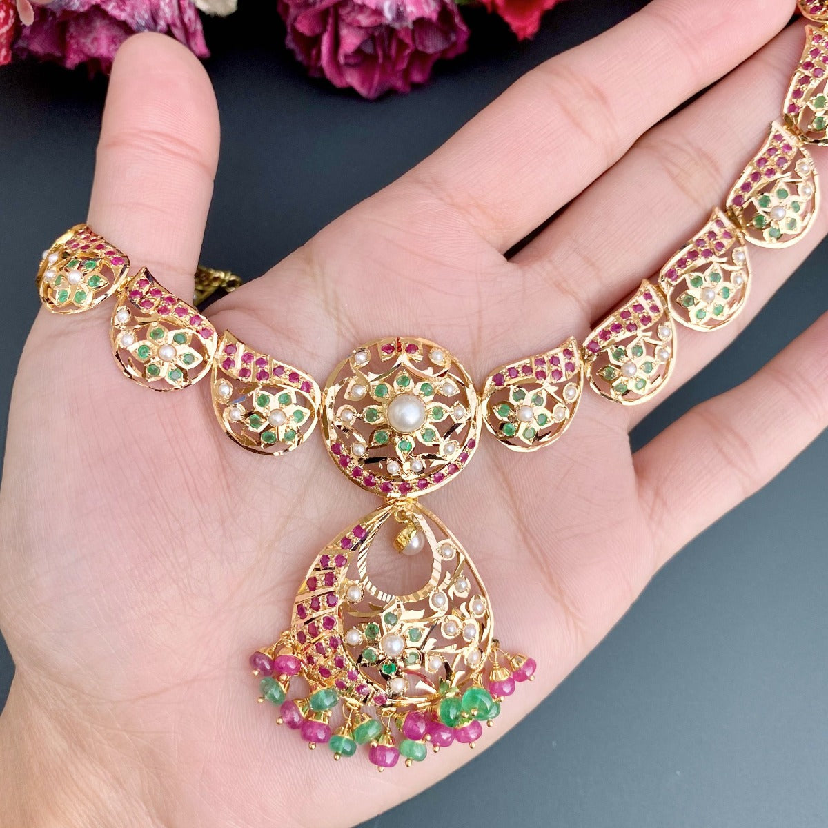 jadau necklace set in 22k gold with chandbali styled earrings