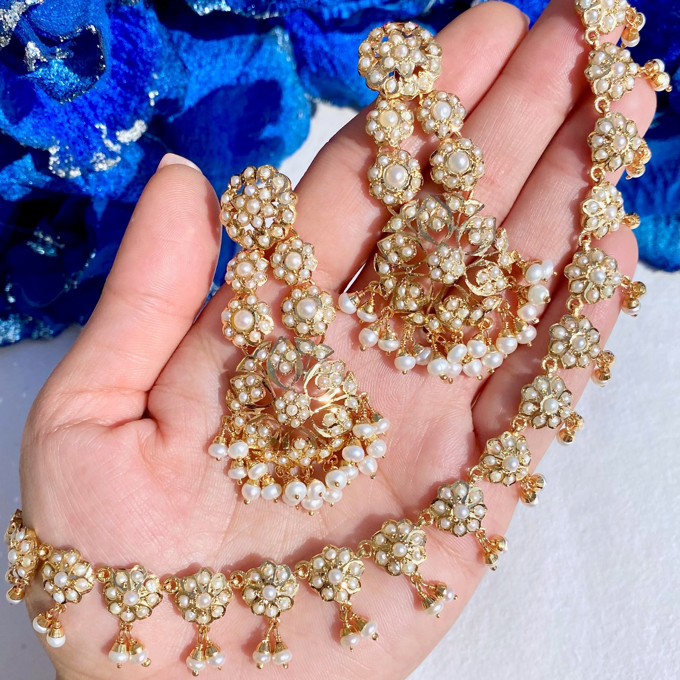 alluring pearl necklace set