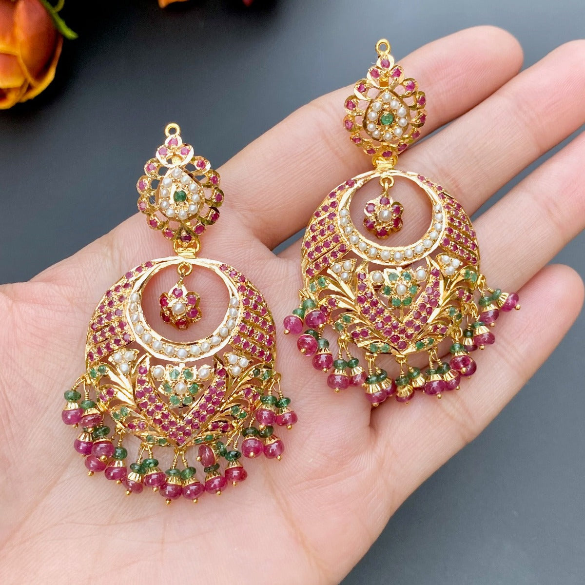 traditional indian necklace set in 22ct gold