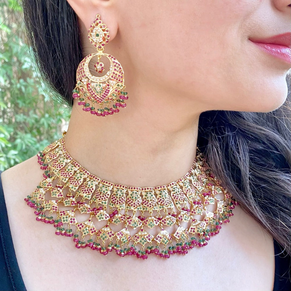 traditional indian necklace set in 22ct gold