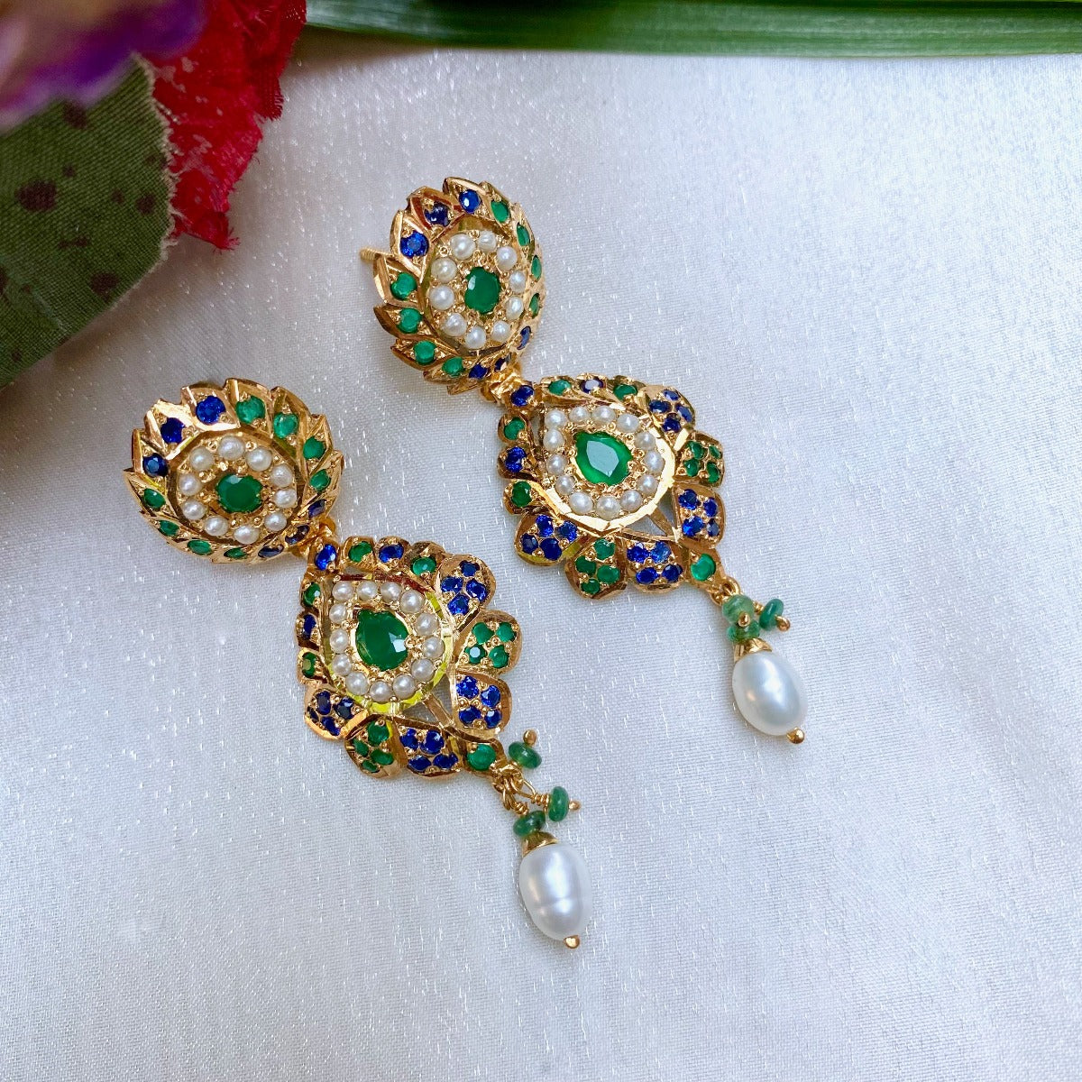 blue sapphire locket set bengali