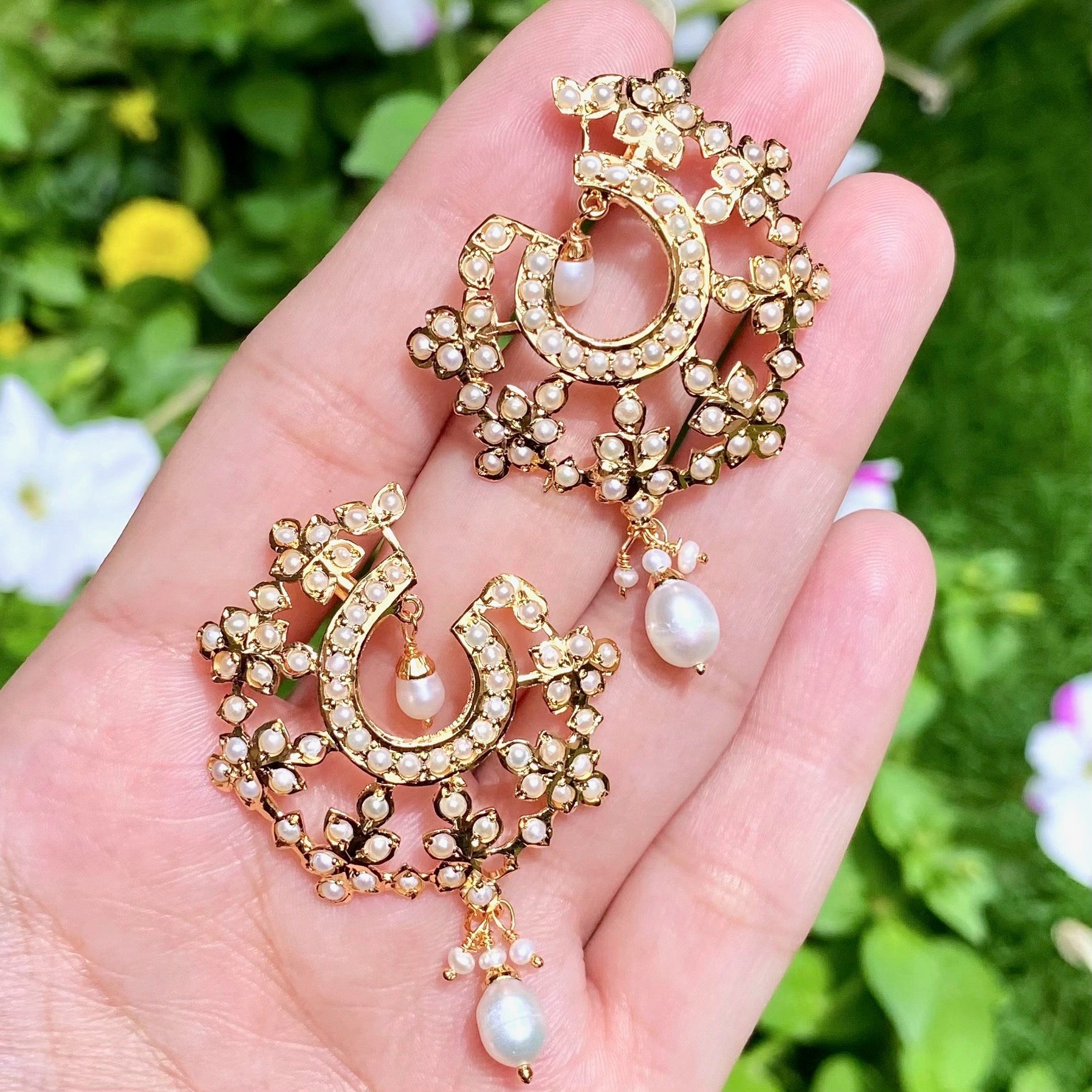freshwater pearls stud earrings