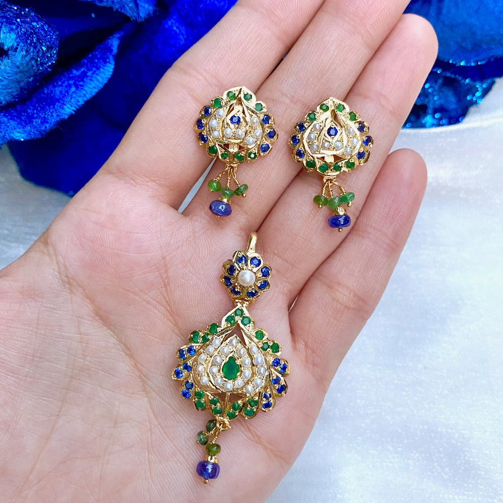 dainty indian blue pendant set