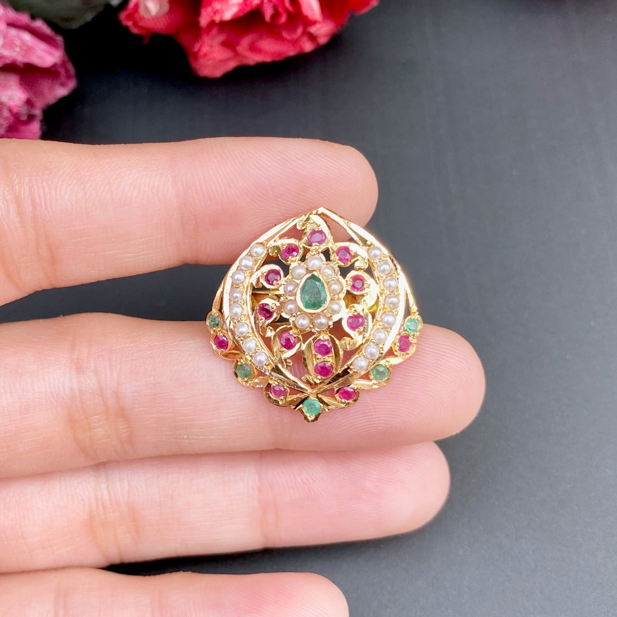 jadau gold ring ruby emerald pearl