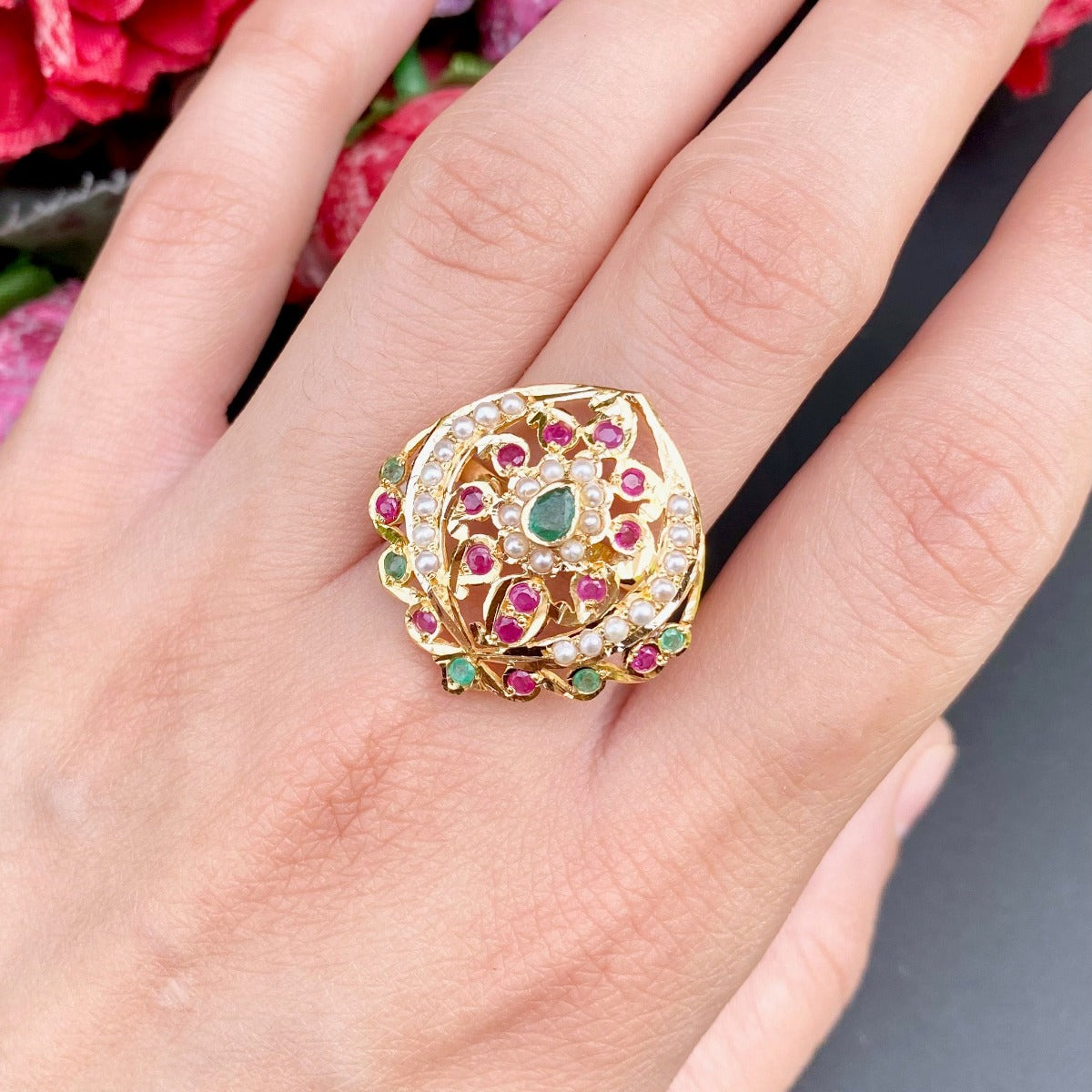 jadau gold ring ruby emerald pearl