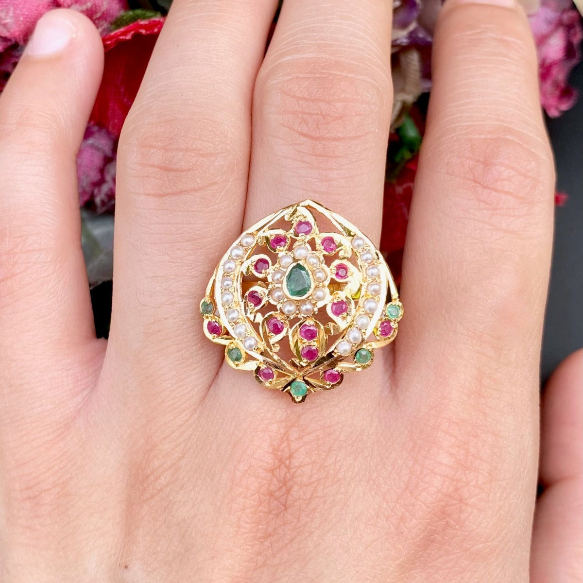 jadau gold ring ruby emerald pearl