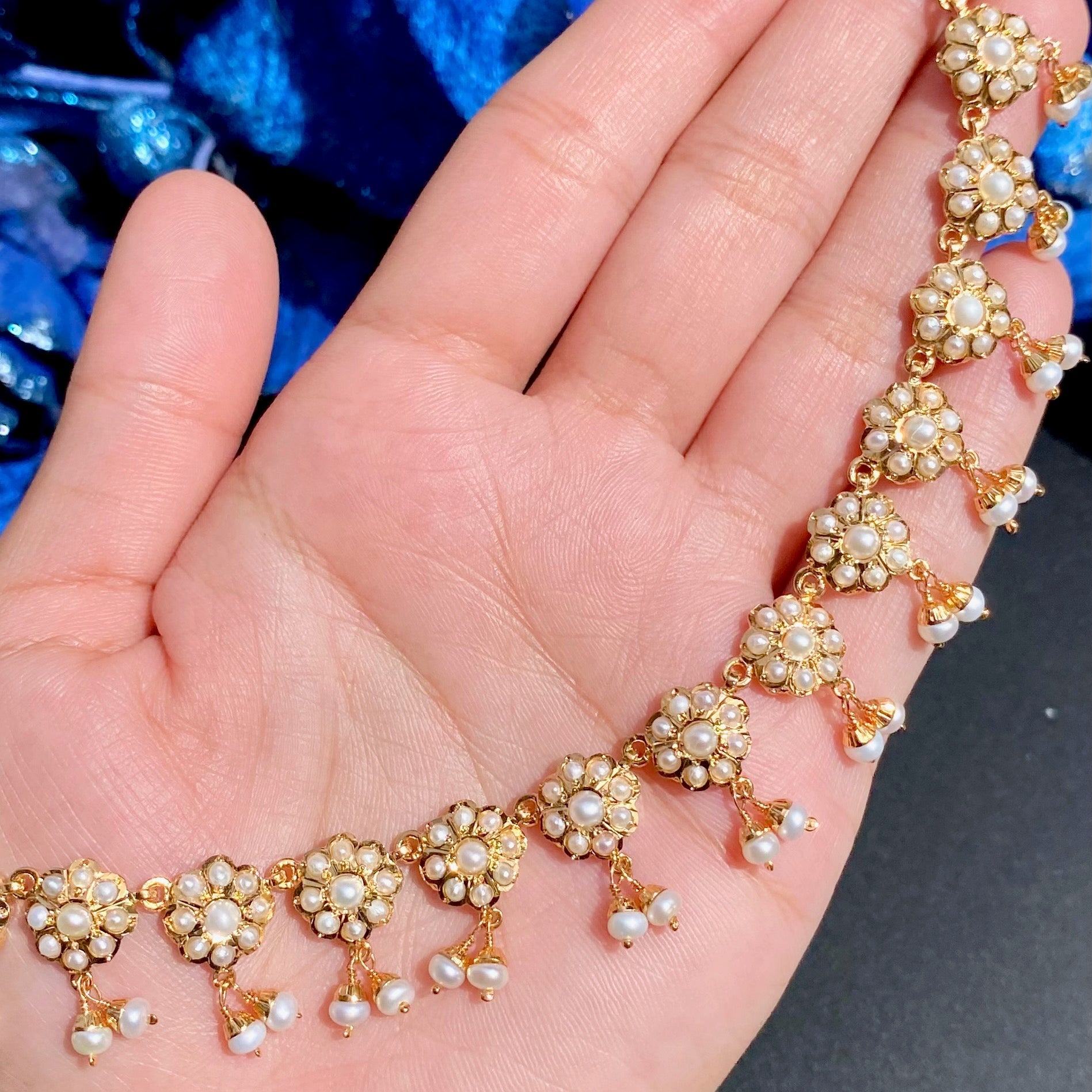 sleek pakistani pearl necklace set