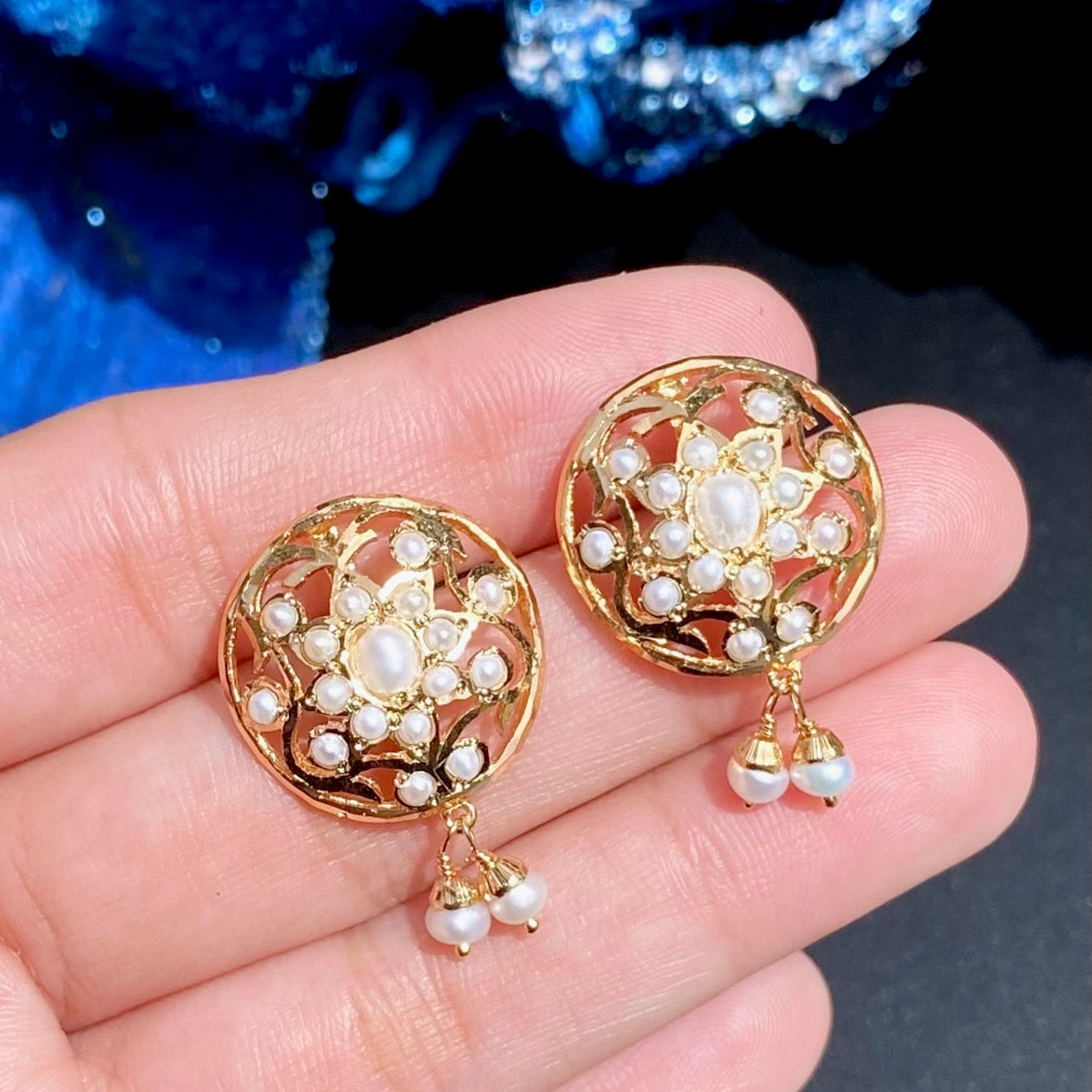 sleek pakistani pearl necklace set