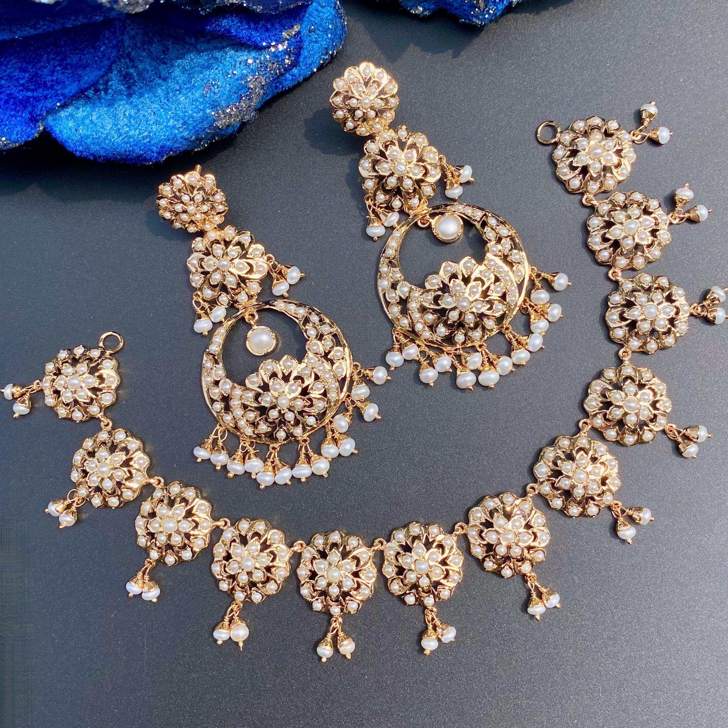 pearl necklace with chandbali