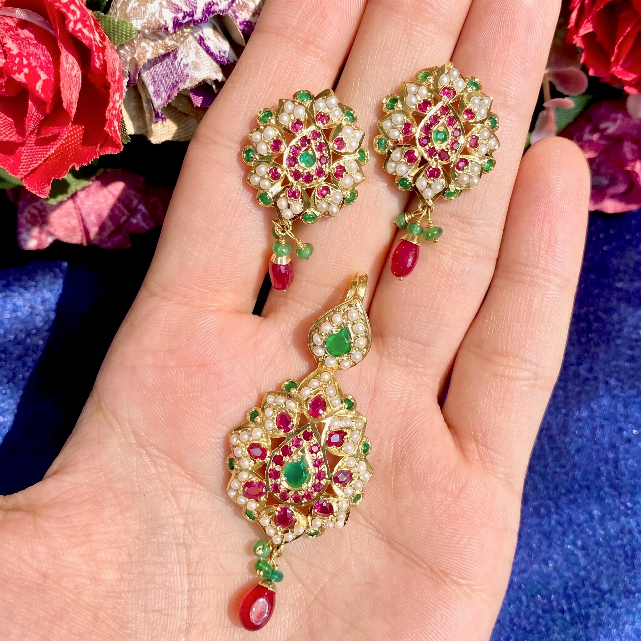 gold plated pendant set for gifting