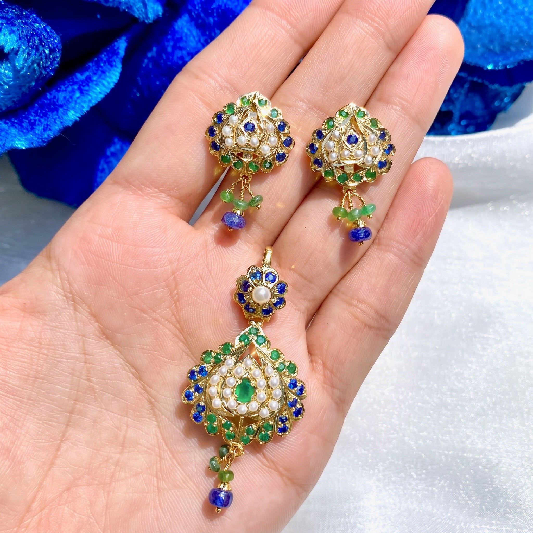 dainty indian blue pendant set