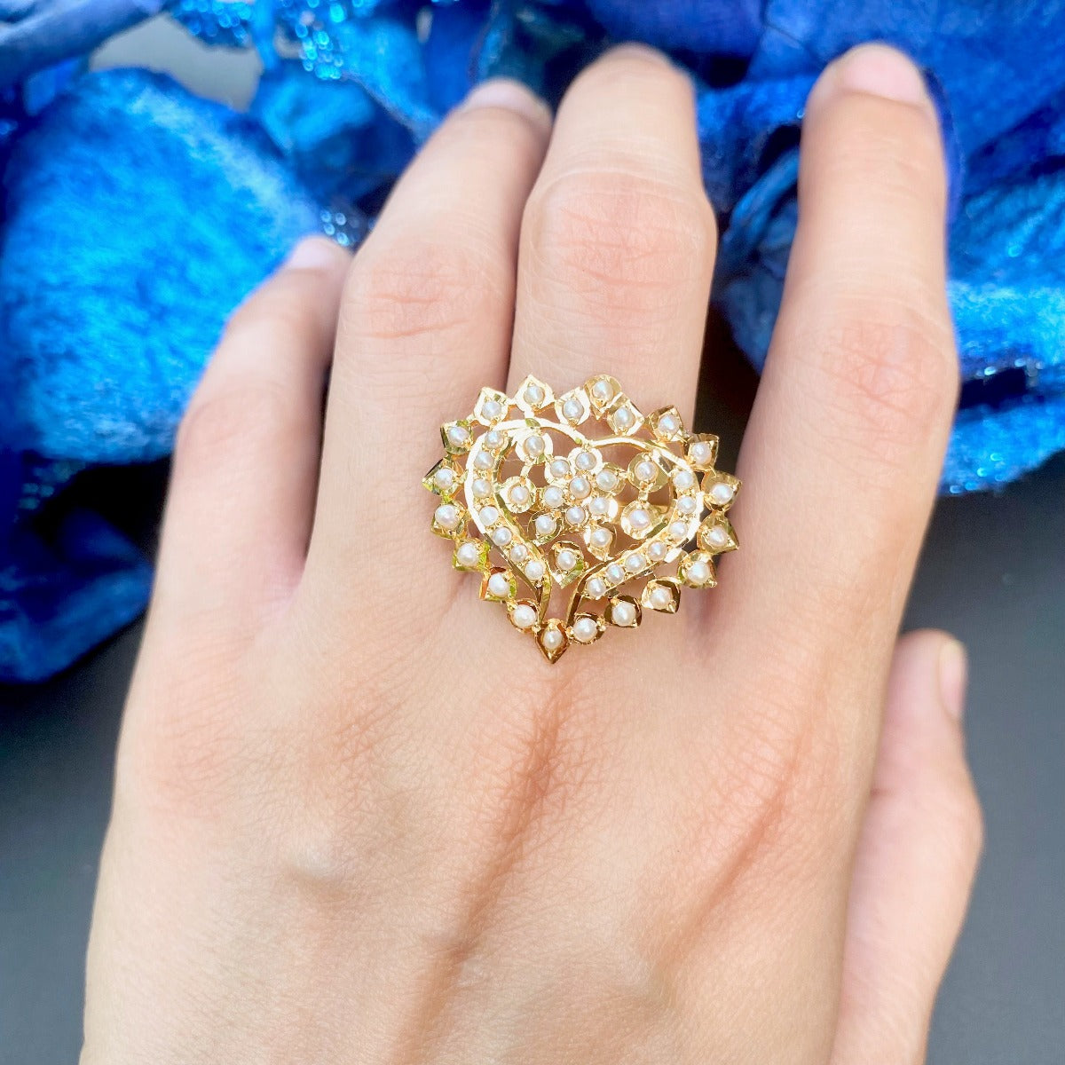 gold ring for gifting her