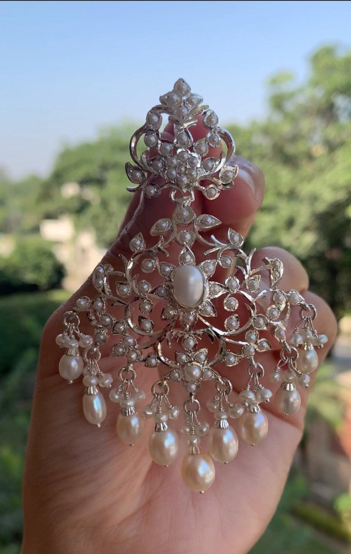boho-chic silver earrings with pearls