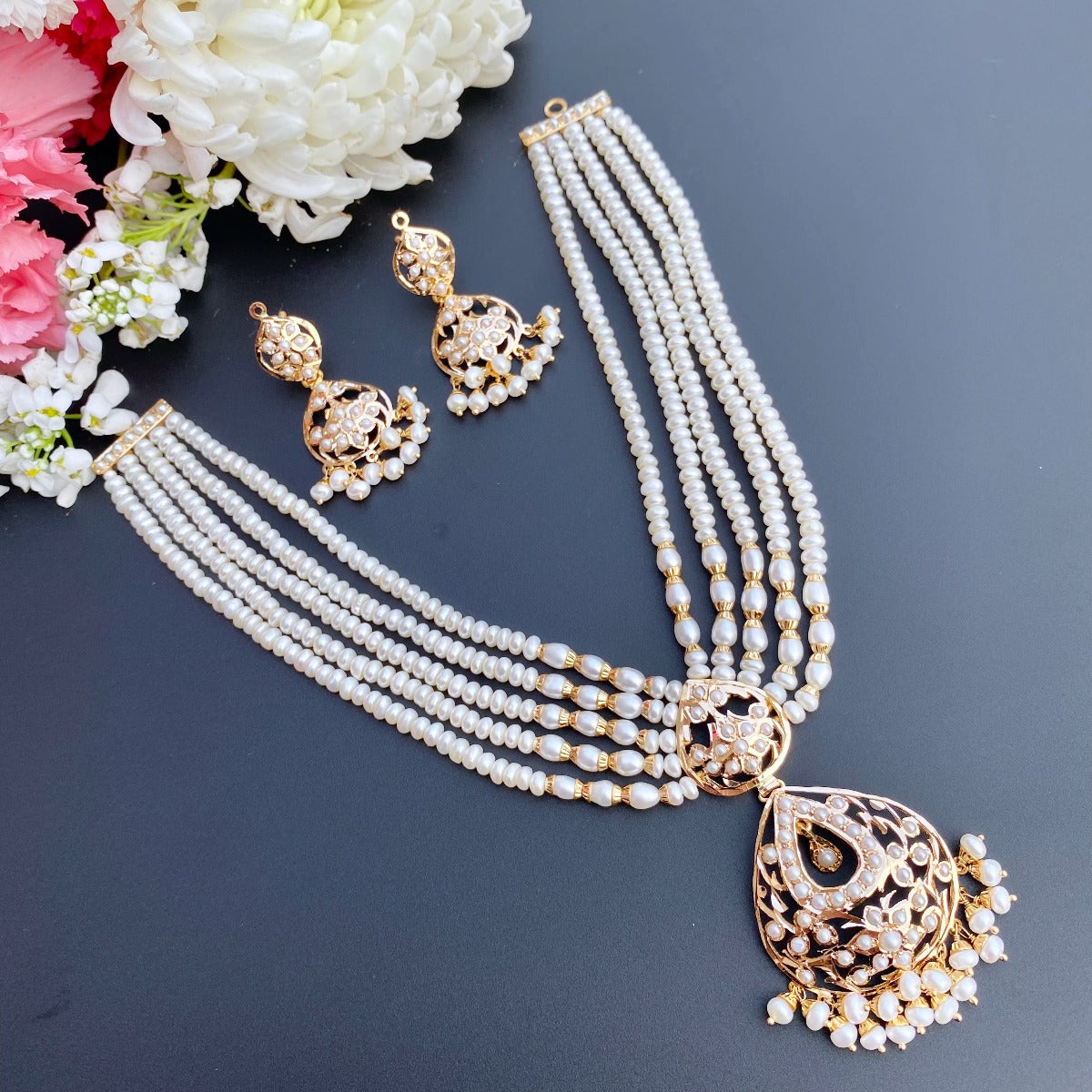 indian pearl necklace with strings
