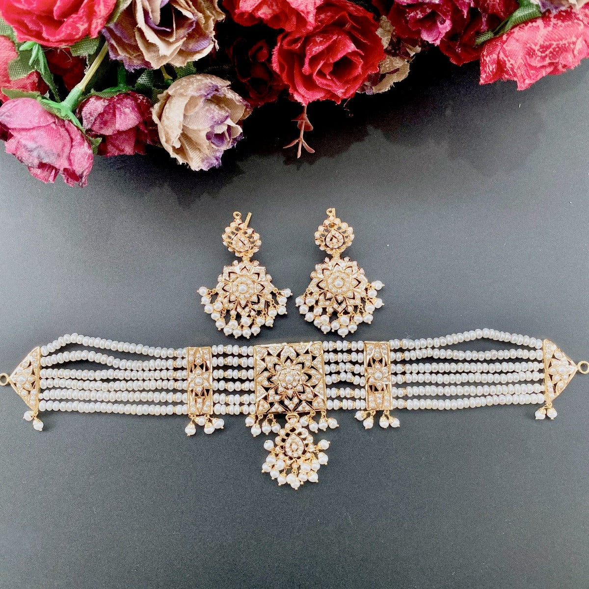 traditional indian gold choker set with pearls