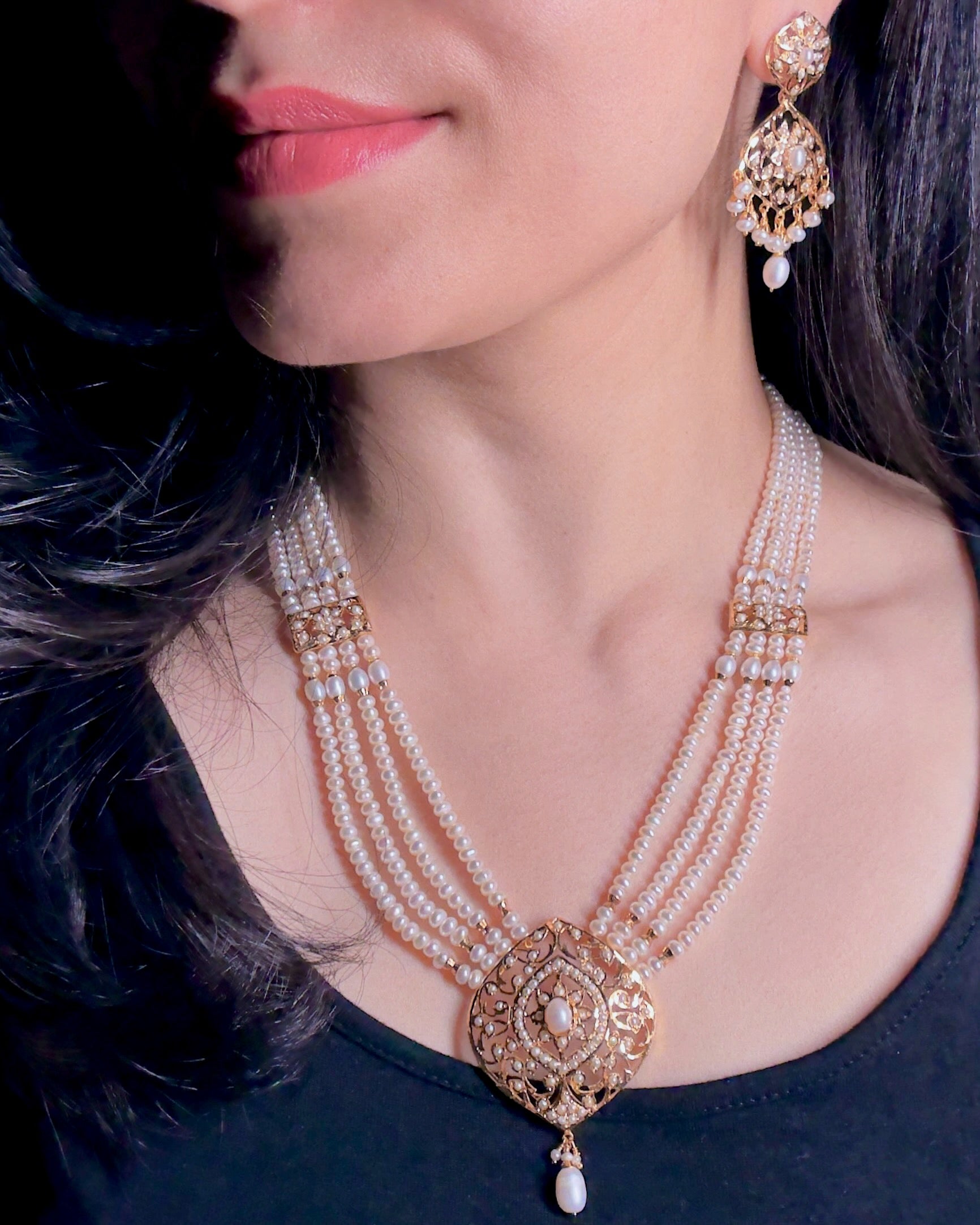 sober pearl long necklace