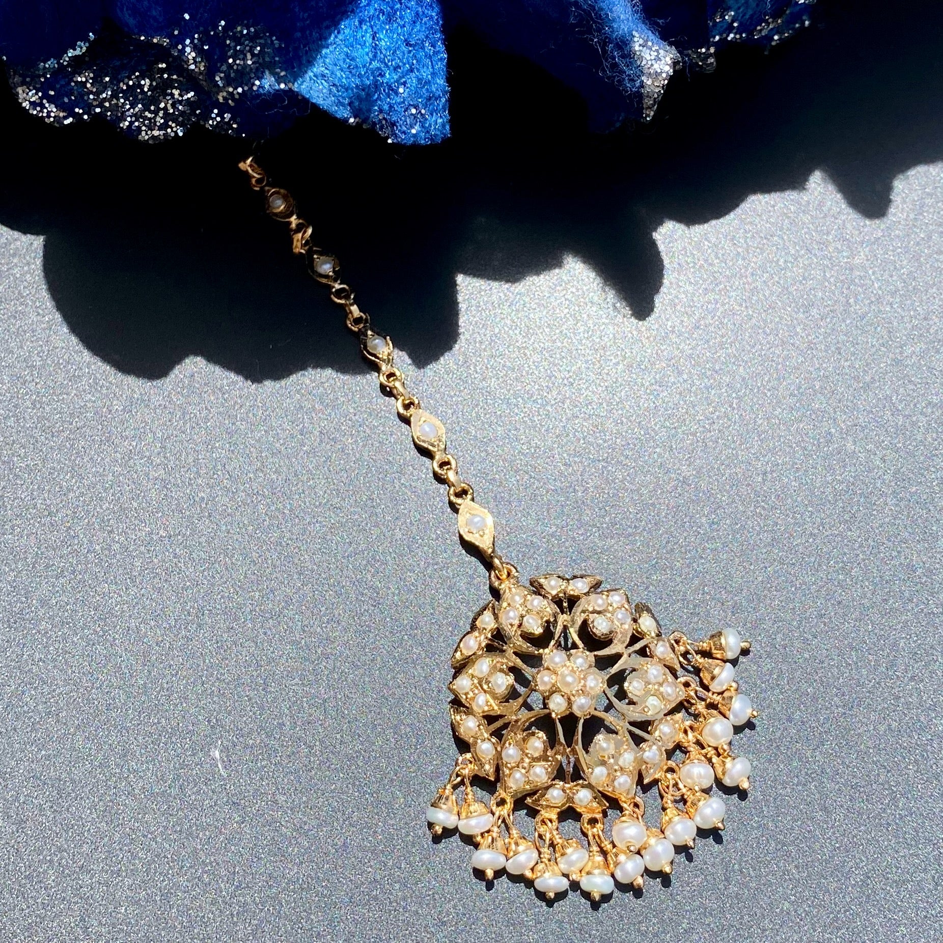 small round pearl maang tikka