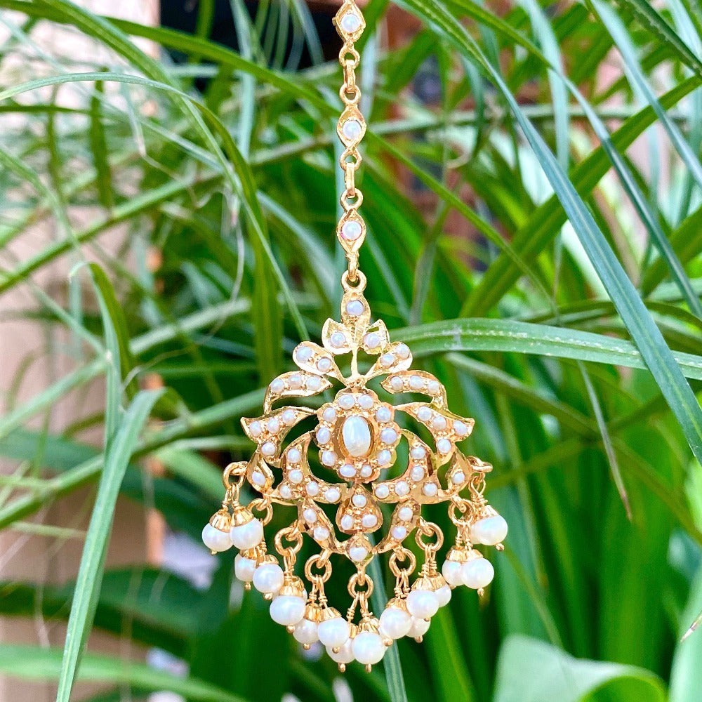 pakistani pearl mang tikka